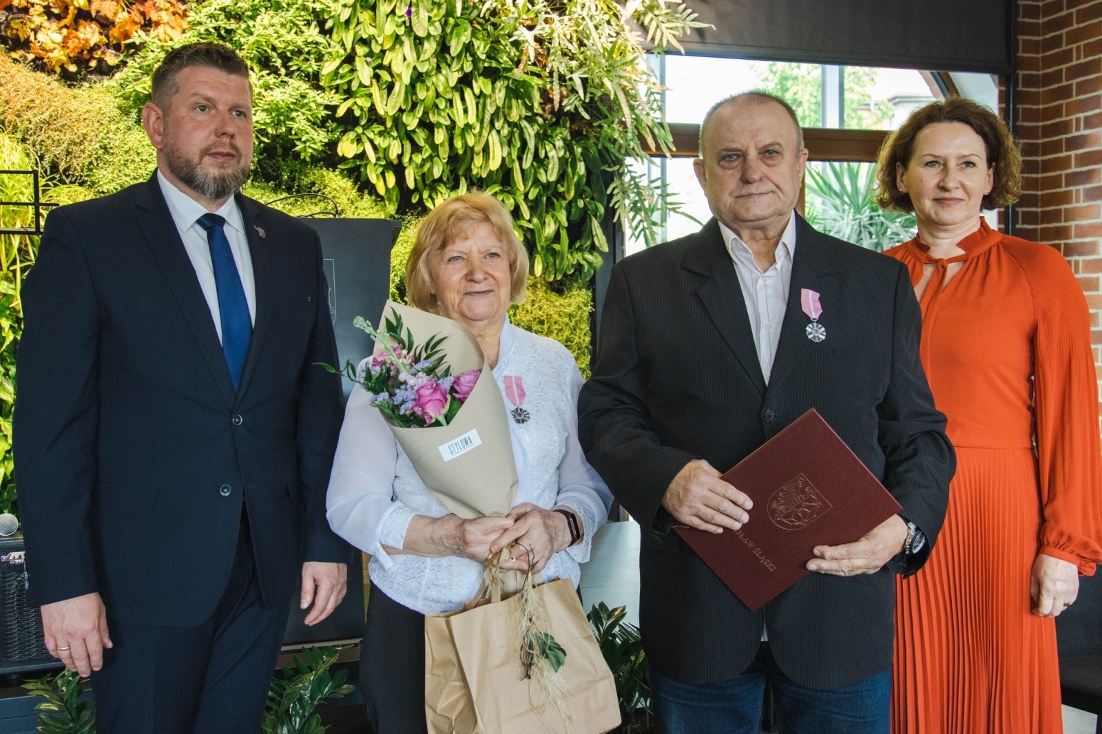 Zdjęcie w galerii na portalu naszwodzislaw.com: Od 50 lat idą wspólnie przez życie. Złote gody w Wodzisławiu Śląskim [FOTO] wiadomości z regionu