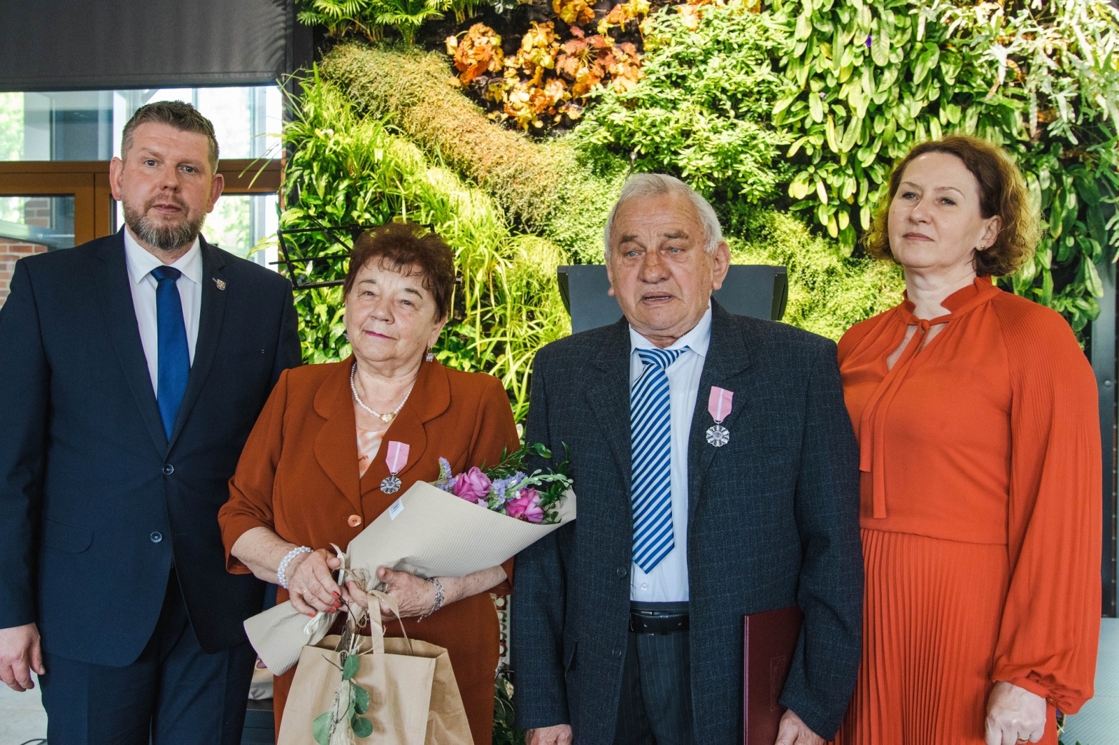 Zdjęcie w galerii na portalu naszwodzislaw.com: Od 50 lat idą wspólnie przez życie. Złote gody w Wodzisławiu Śląskim [FOTO] wiadomości z regionu