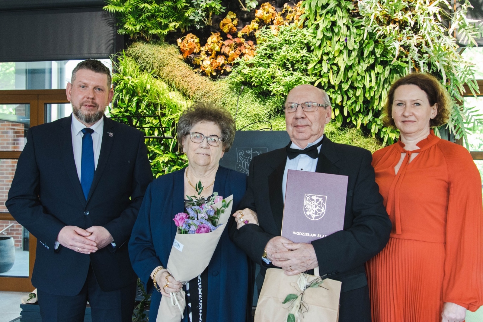 Zdjęcie w galerii na portalu naszwodzislaw.com: Od 50 lat idą wspólnie przez życie. Złote gody w Wodzisławiu Śląskim [FOTO] wiadomości z regionu