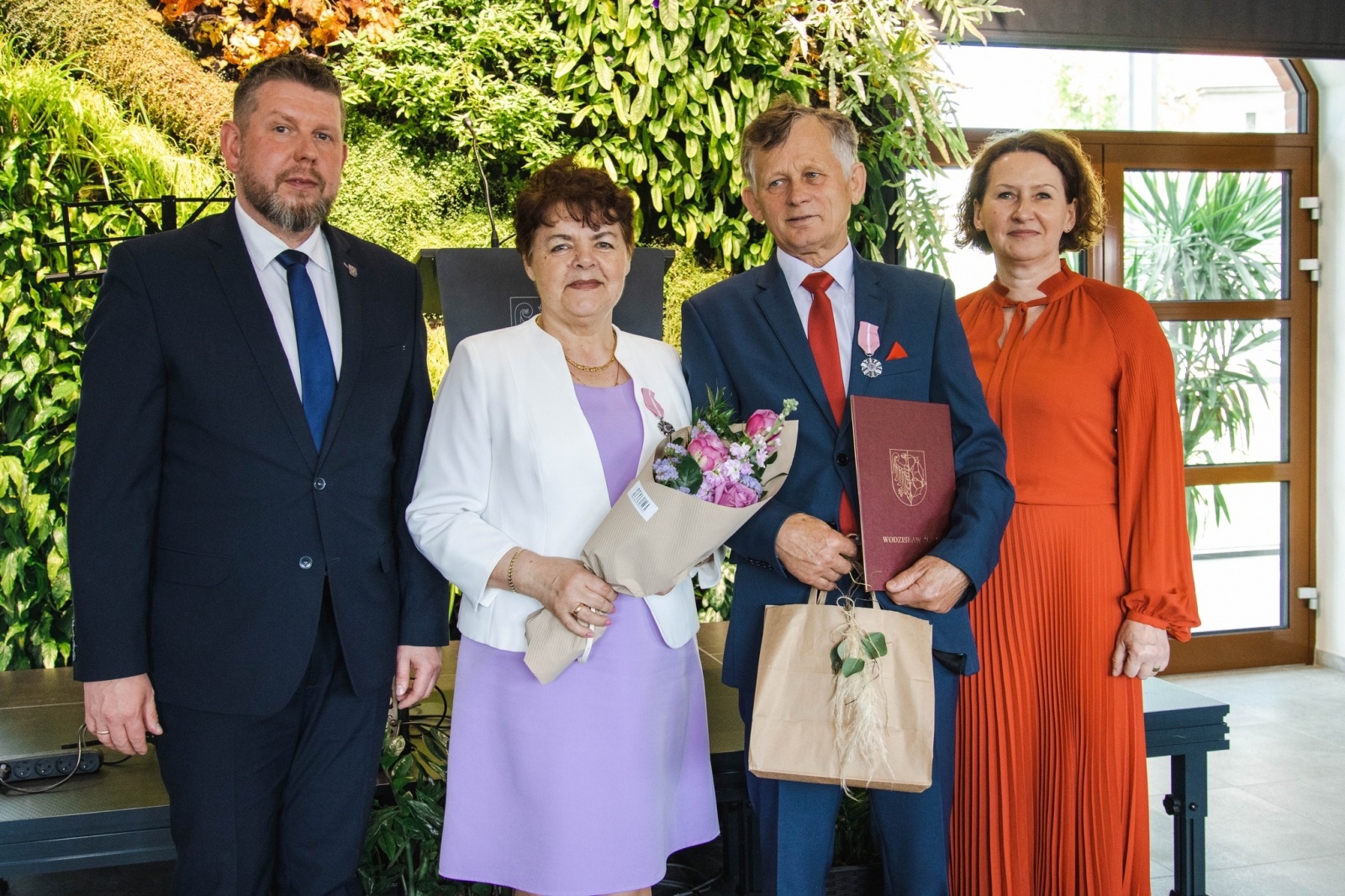 Zdjęcie w galerii na portalu naszwodzislaw.com: Od 50 lat idą wspólnie przez życie. Złote gody w Wodzisławiu Śląskim [FOTO] wiadomości z regionu