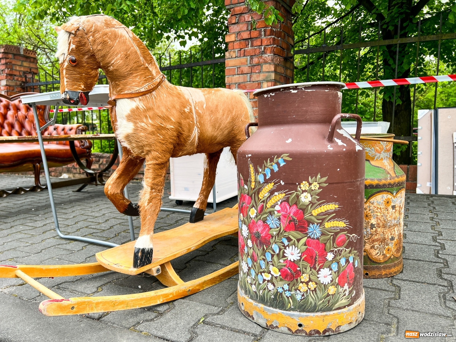 Zdjęcie w galerii na portalu naszwodzislaw.com: Ruszył wielki jarmark na granicy. Przyjechał bohater programu Łowcy skarbów wiadomości z regionu