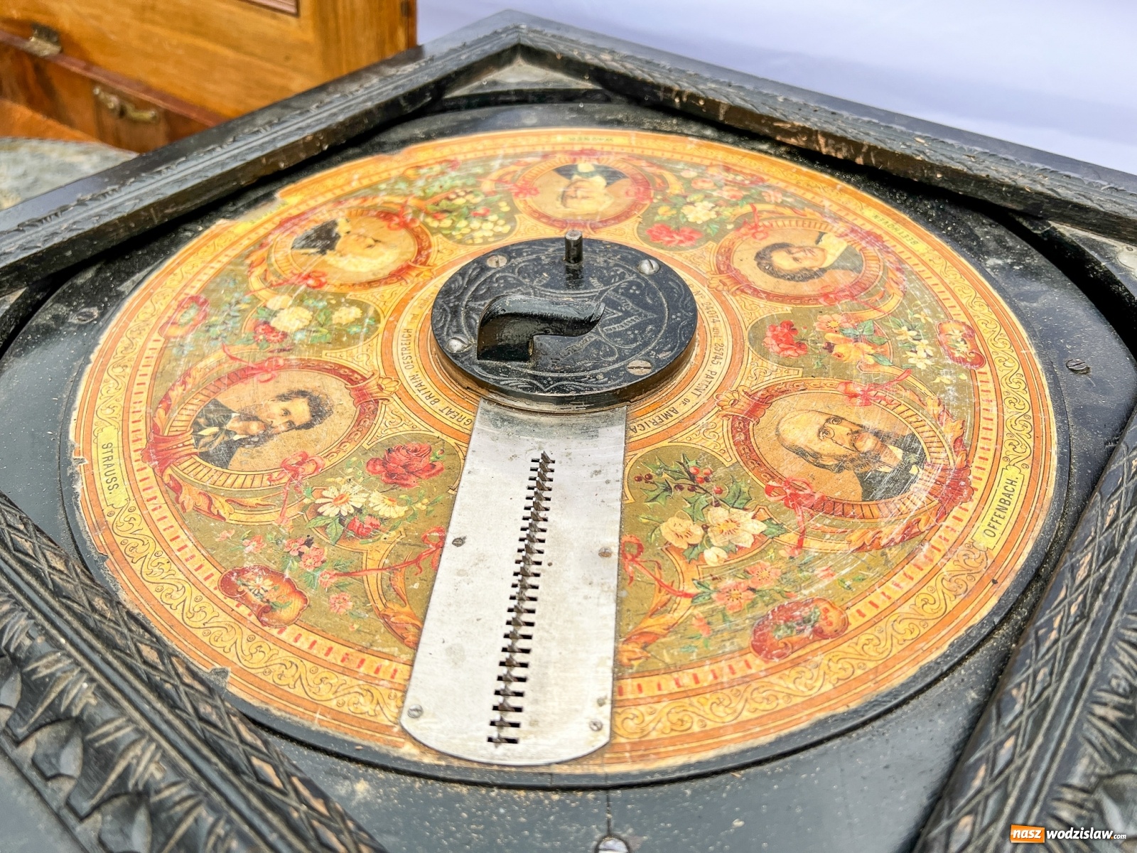 Zdjęcie w galerii na portalu naszwodzislaw.com: Ruszył wielki jarmark na granicy. Przyjechał bohater programu Łowcy skarbów wiadomości z regionu