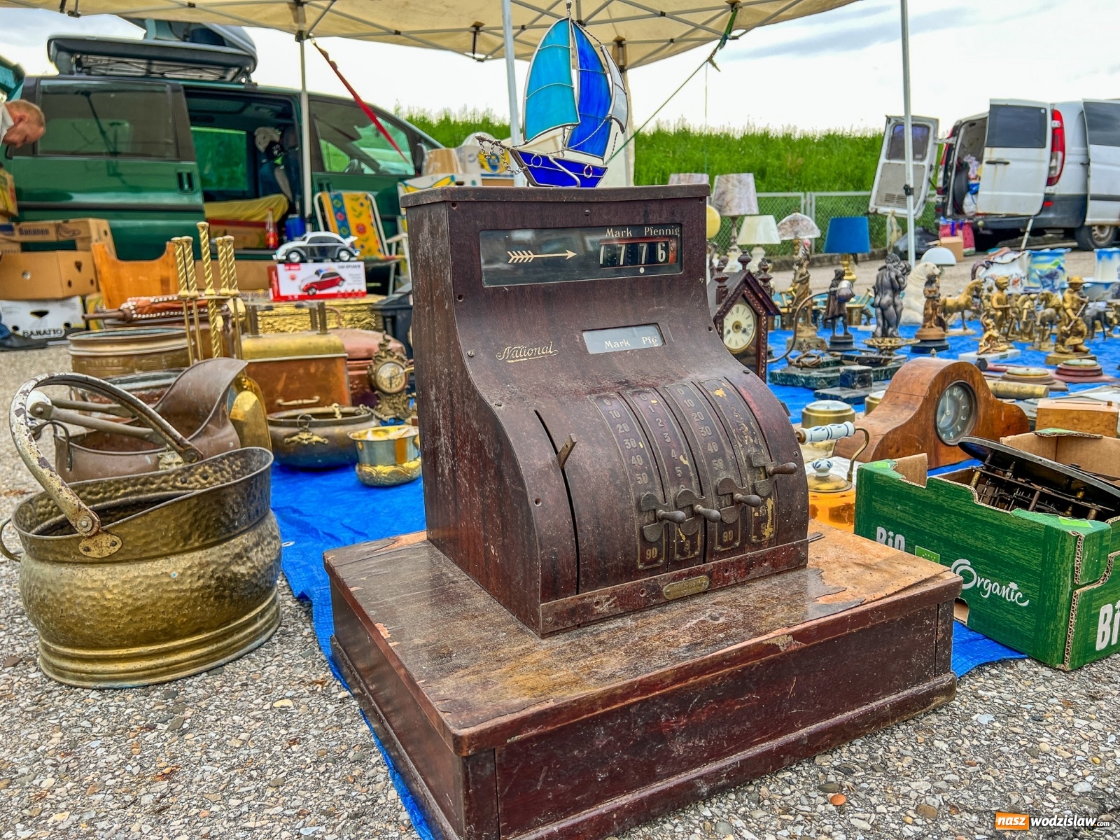 Zdjęcie w galerii na portalu naszwodzislaw.com: Ruszył wielki jarmark na granicy. Przyjechał bohater programu Łowcy skarbów wiadomości z regionu