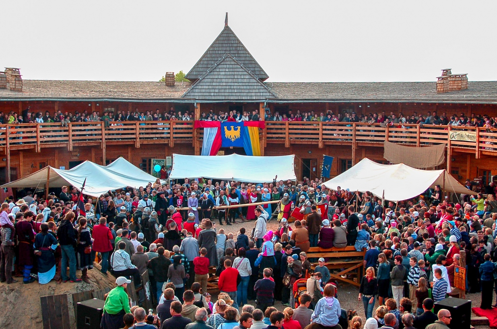 Zdjęcie w galerii na portalu naszwodzislaw.com: Międzynarodowy turniej w średniowiecznym grodzie wiadomości z regionu