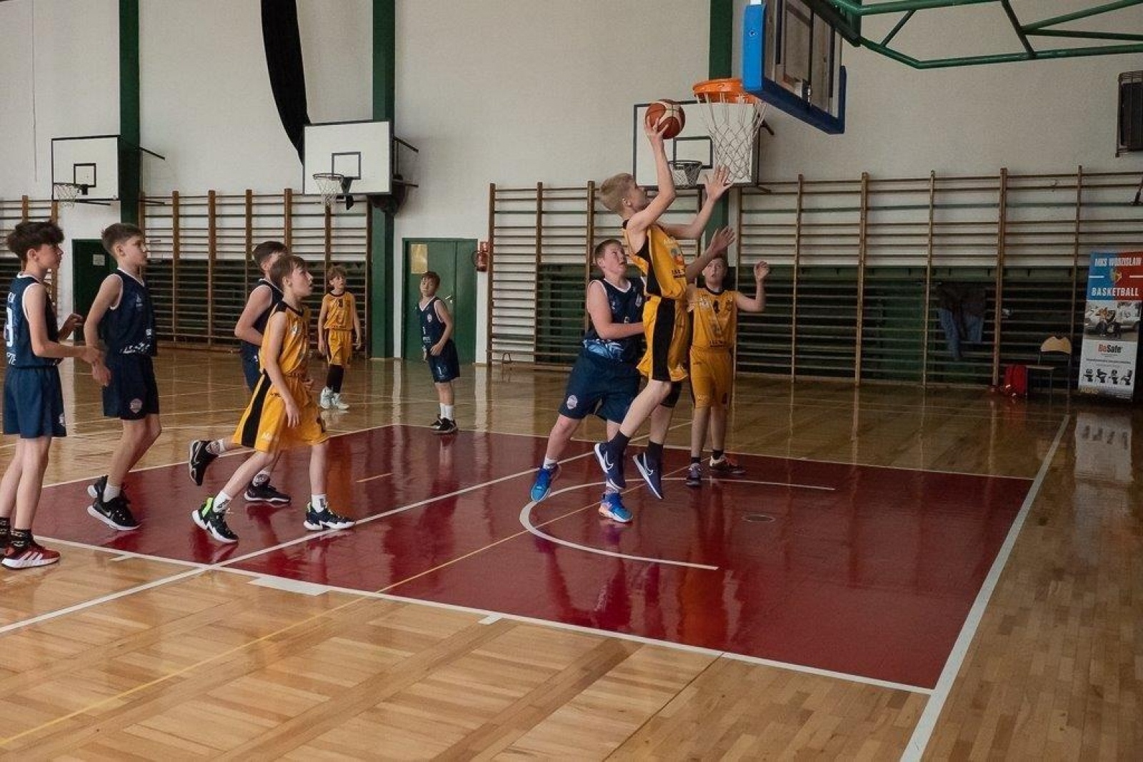 Zdjęcie w galerii na portalu naszwodzislaw.com: Koszykówka. Żaki MKS Wodzisław Śląski z awansem [FOTO] wiadomości z regionu