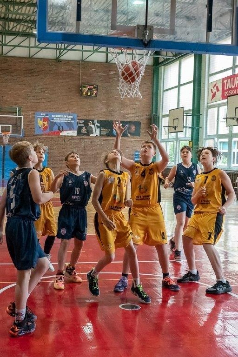 Zdjęcie w galerii na portalu naszwodzislaw.com: Koszykówka. Żaki MKS Wodzisław Śląski z awansem [FOTO] wiadomości z regionu