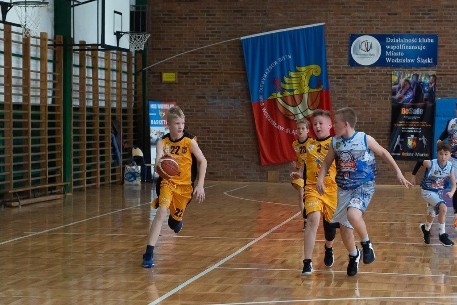 Zdjęcie w galerii na portalu naszwodzislaw.com: Koszykówka. Żaki MKS Wodzisław Śląski z awansem [FOTO] wiadomości z regionu