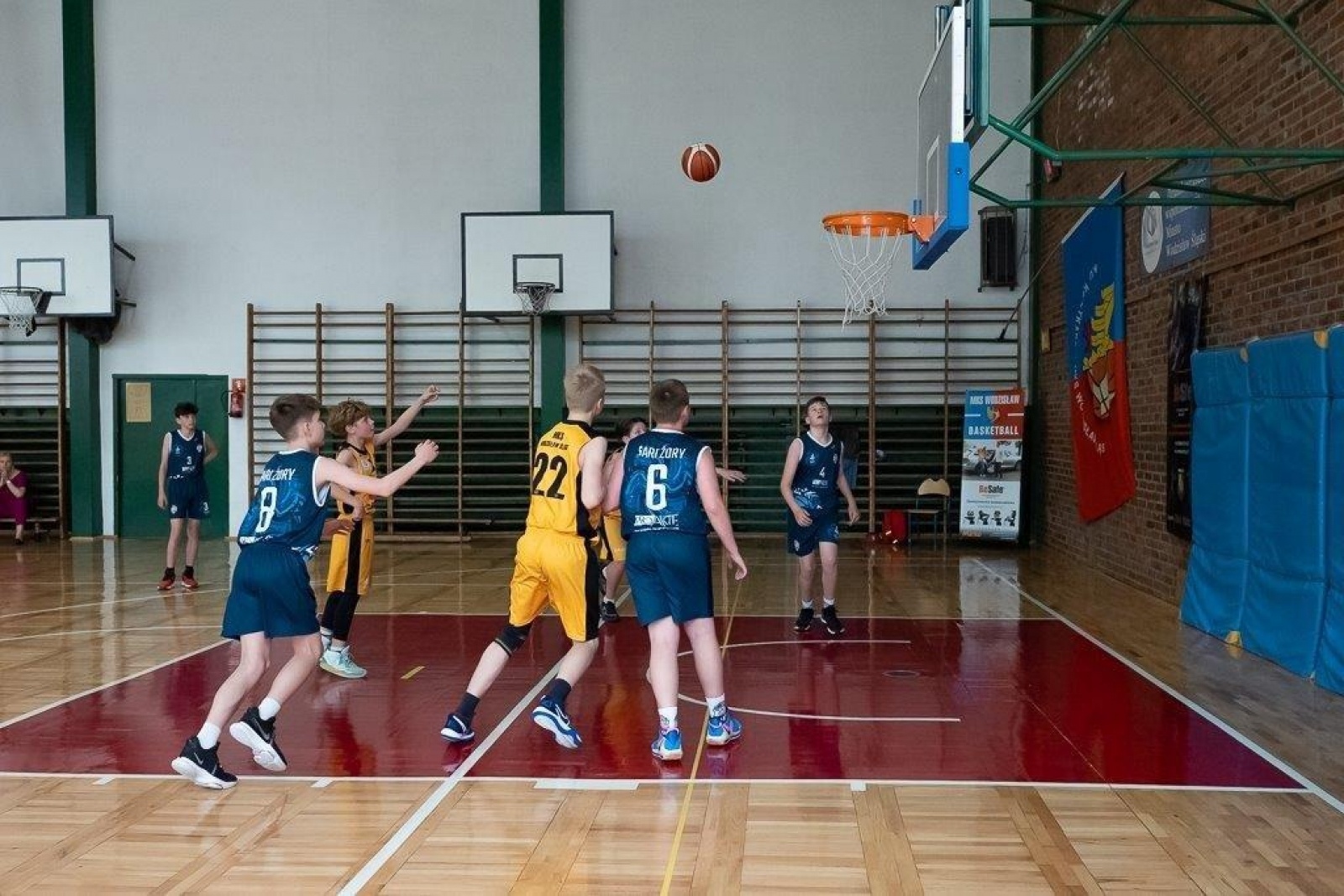 Zdjęcie w galerii na portalu naszwodzislaw.com: Koszykówka. Żaki MKS Wodzisław Śląski z awansem [FOTO] wiadomości z regionu