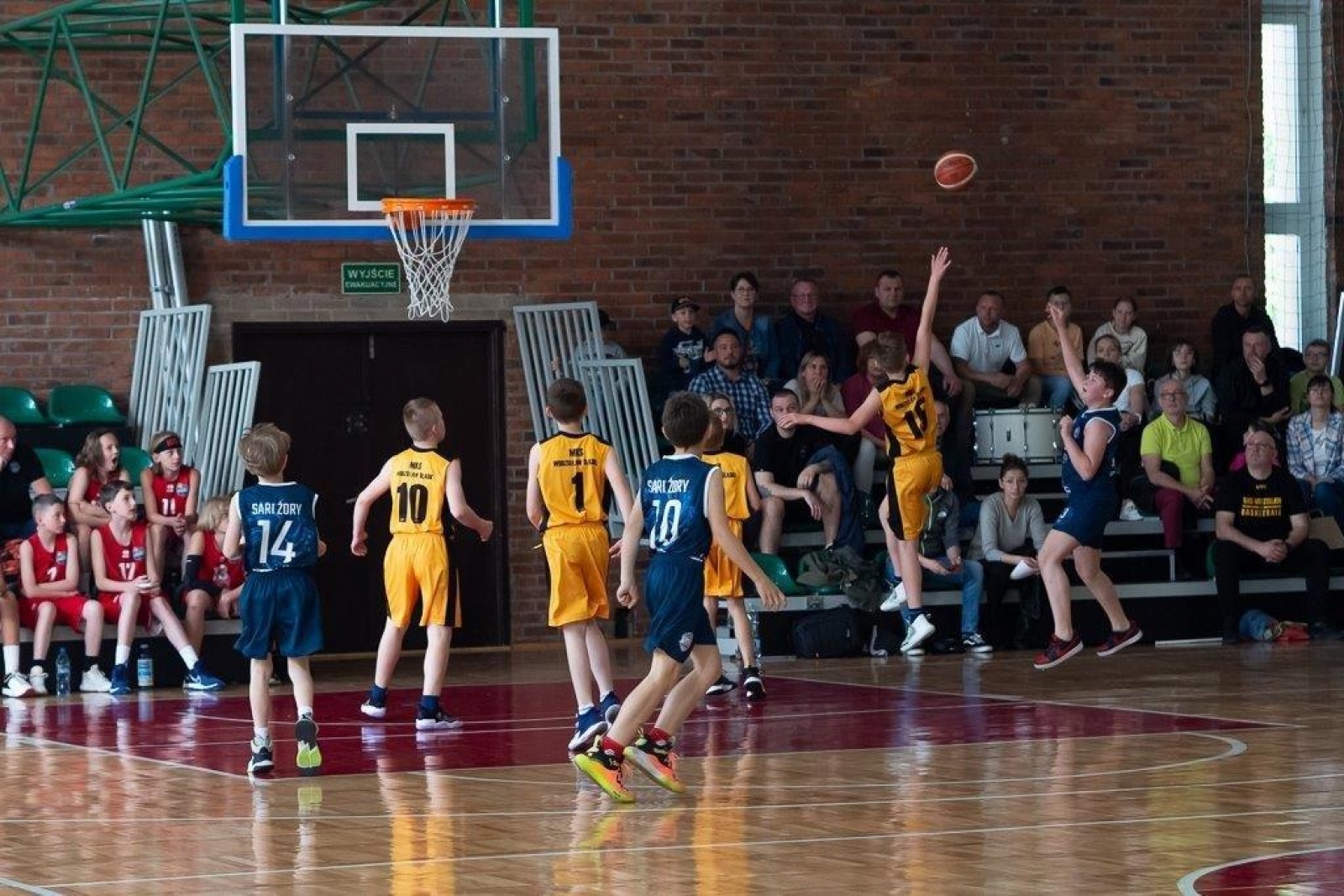 Zdjęcie w galerii na portalu naszwodzislaw.com: Koszykówka. Żaki MKS Wodzisław Śląski z awansem [FOTO] wiadomości z regionu
