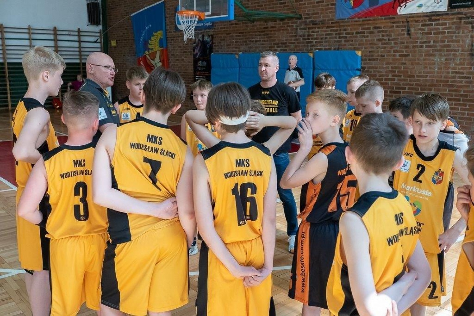 Zdjęcie w galerii na portalu naszwodzislaw.com: Koszykówka. Żaki MKS Wodzisław Śląski z awansem [FOTO] wiadomości z regionu