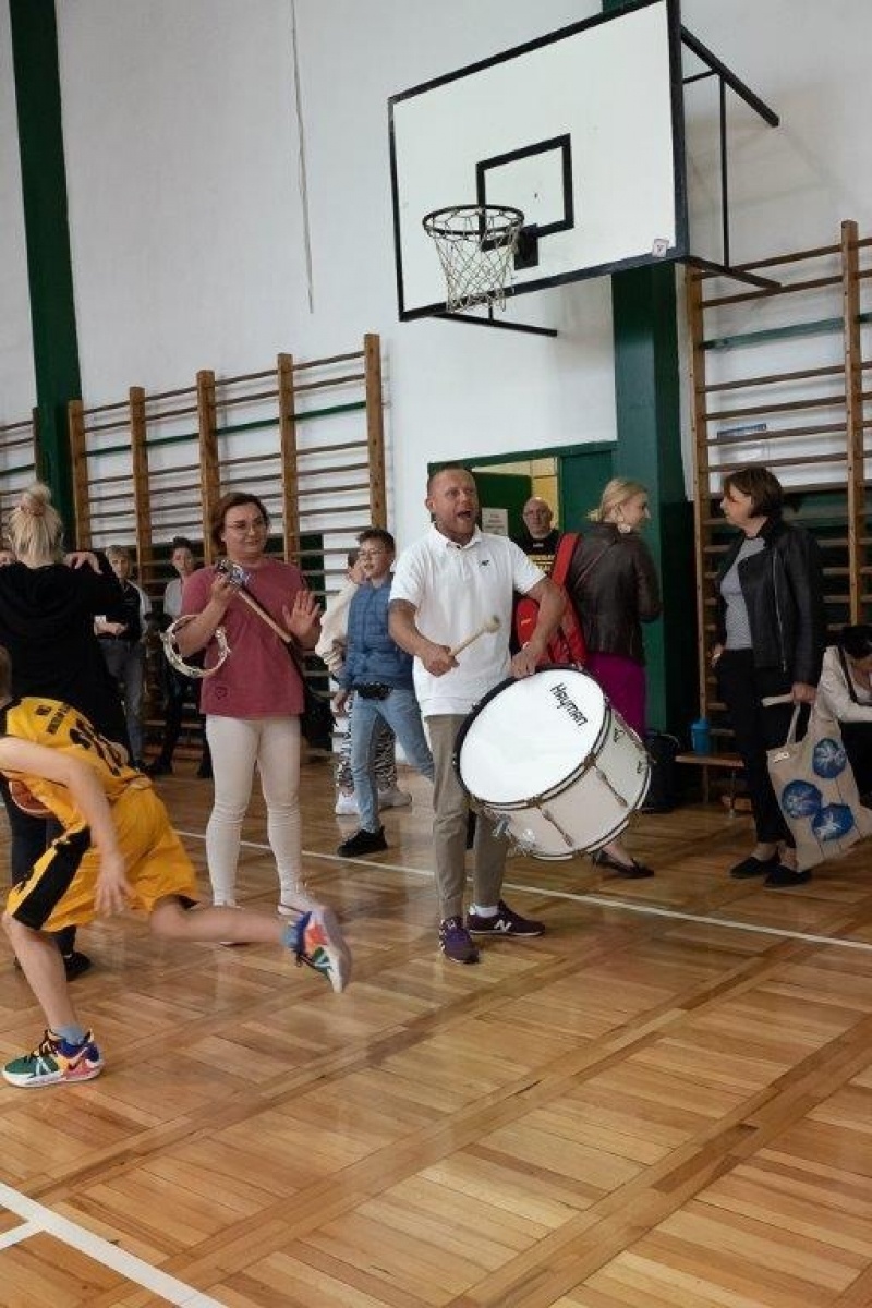 Zdjęcie w galerii na portalu naszwodzislaw.com: Koszykówka. Żaki MKS Wodzisław Śląski z awansem [FOTO] wiadomości z regionu