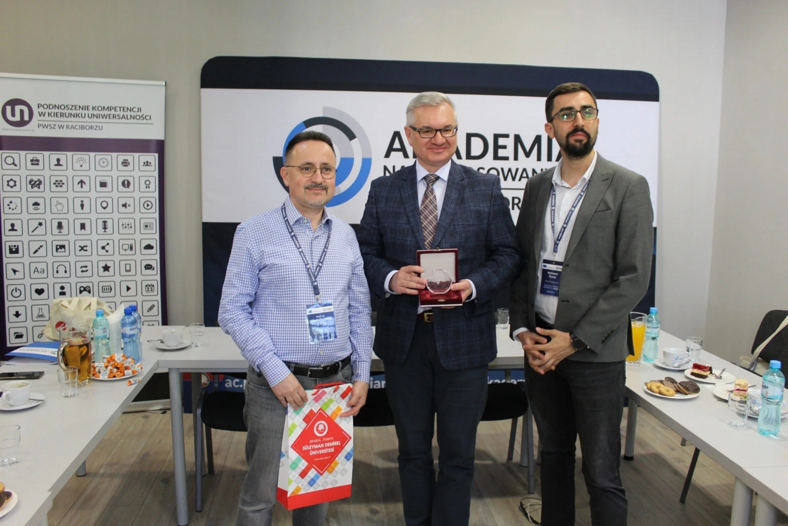 Zdjęcie w galerii na portalu naszwodzislaw.com: Umiędzynarodowienie Akademii – Strategia wiadomości z regionu