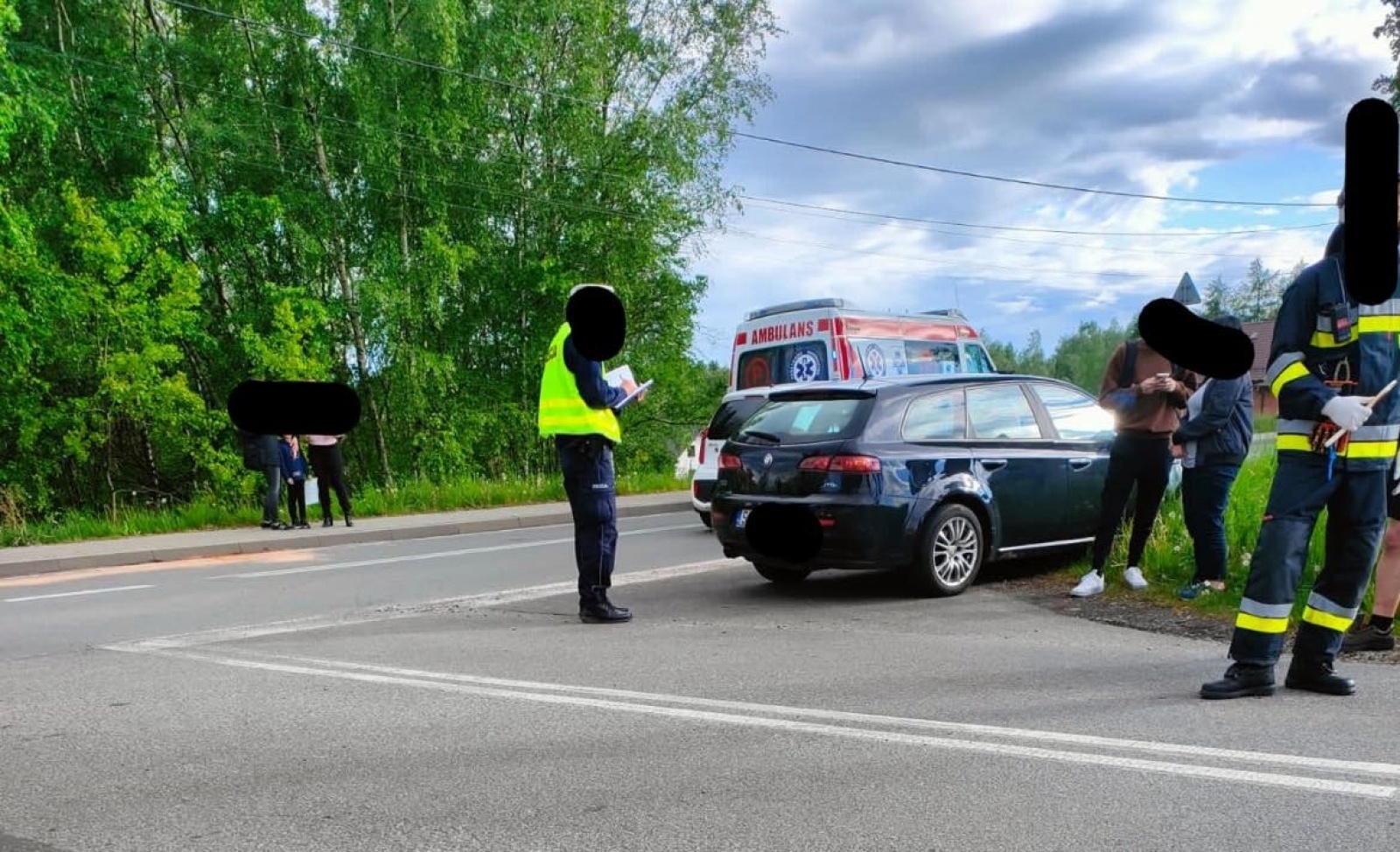 Zdjęcie w galerii na portalu naszwodzislaw.com: Wymuszenie pierwszeństwa przyczyną czołowego zderzenia w Rogowie [FOTO] wiadomości z regionu