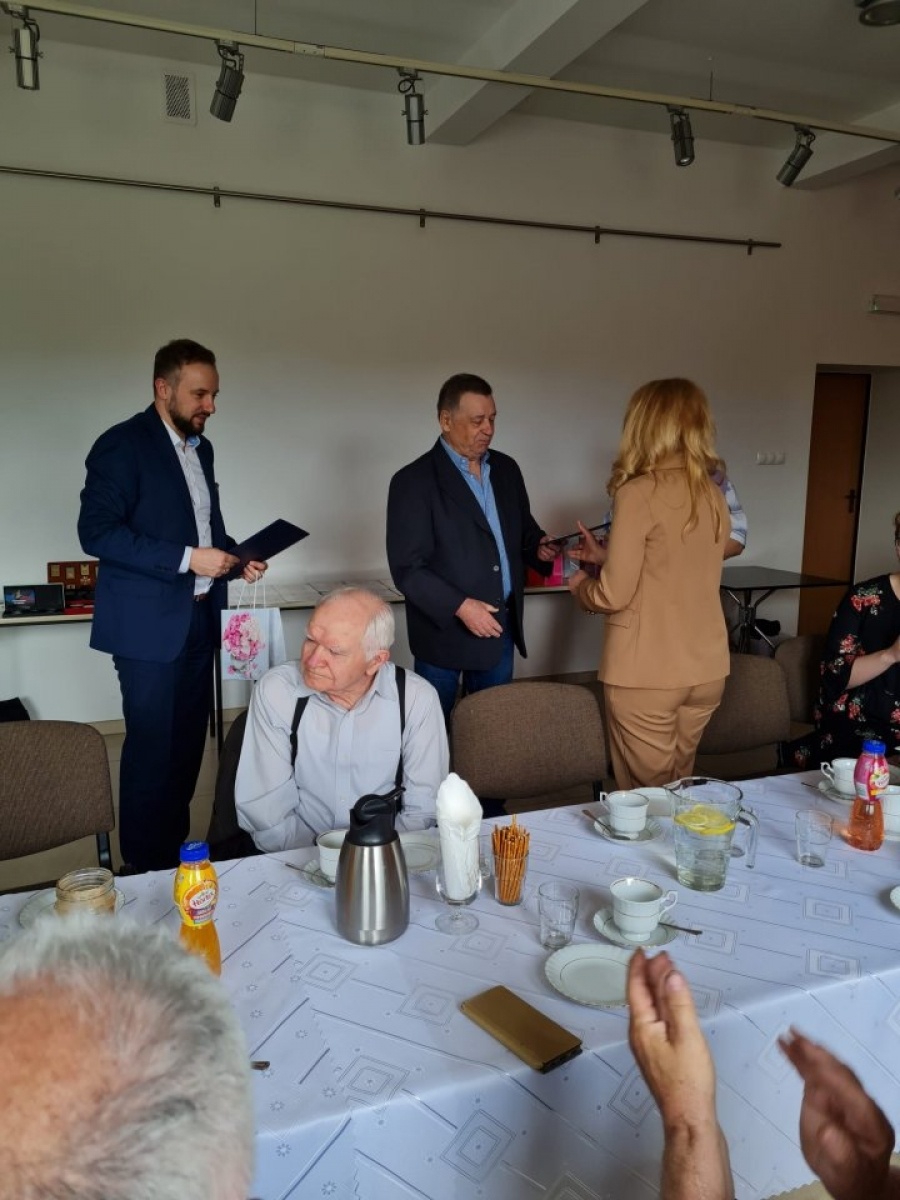 Zdjęcie w galerii na portalu naszwodzislaw.com: Z pasji do monet... Numizmatycy z Rydułtów świętowali jubileusz 40-lecia [FOTO] wiadomości z regionu