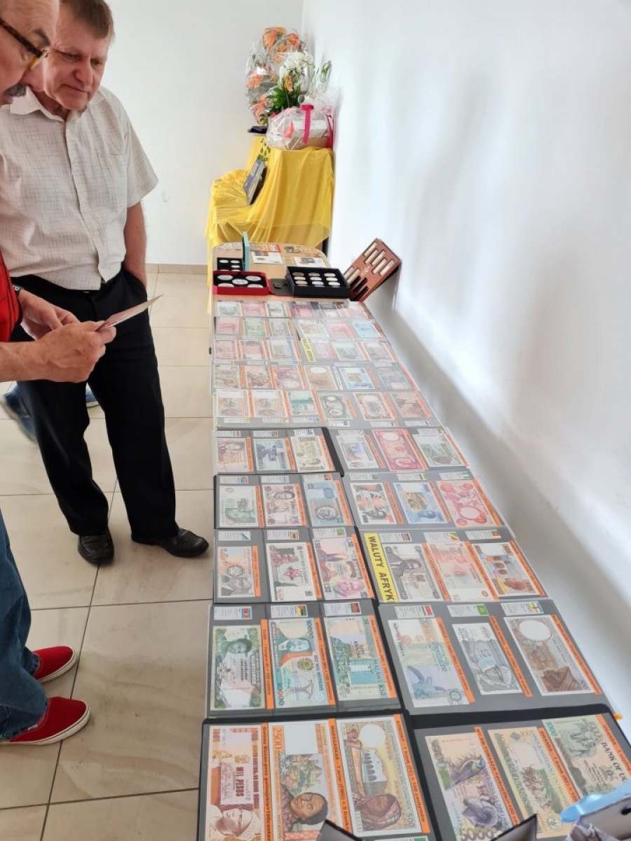 Zdjęcie w galerii na portalu naszwodzislaw.com: Z pasji do monet... Numizmatycy z Rydułtów świętowali jubileusz 40-lecia [FOTO] wiadomości z regionu