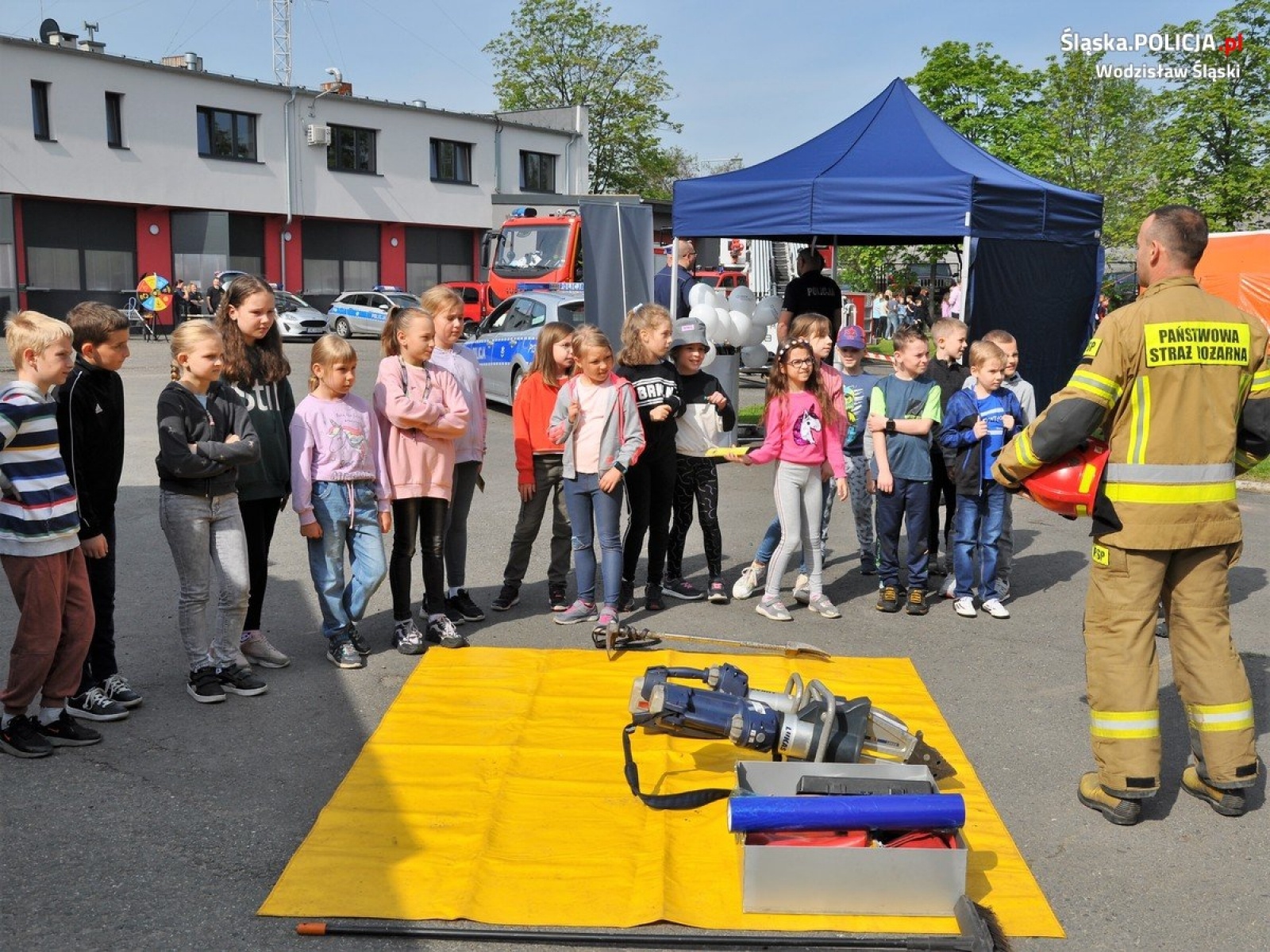 Zdjęcie w galerii na portalu naszwodzislaw.com: Dzień otwartej strażnicy w PSP Wodzisław Śląski [FOTO i WIDEO] wiadomości z regionu