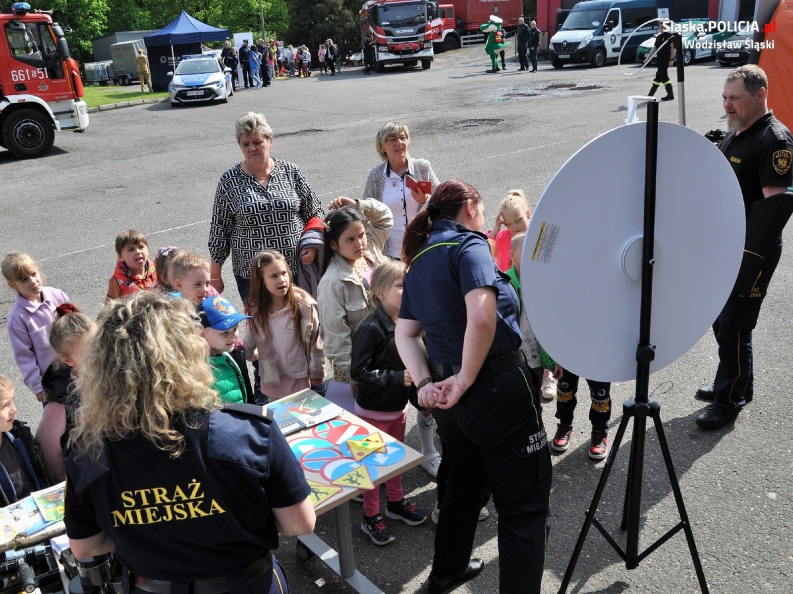 Zdjęcie w galerii na portalu naszwodzislaw.com: Dzień otwartej strażnicy w PSP Wodzisław Śląski [FOTO i WIDEO] wiadomości z regionu