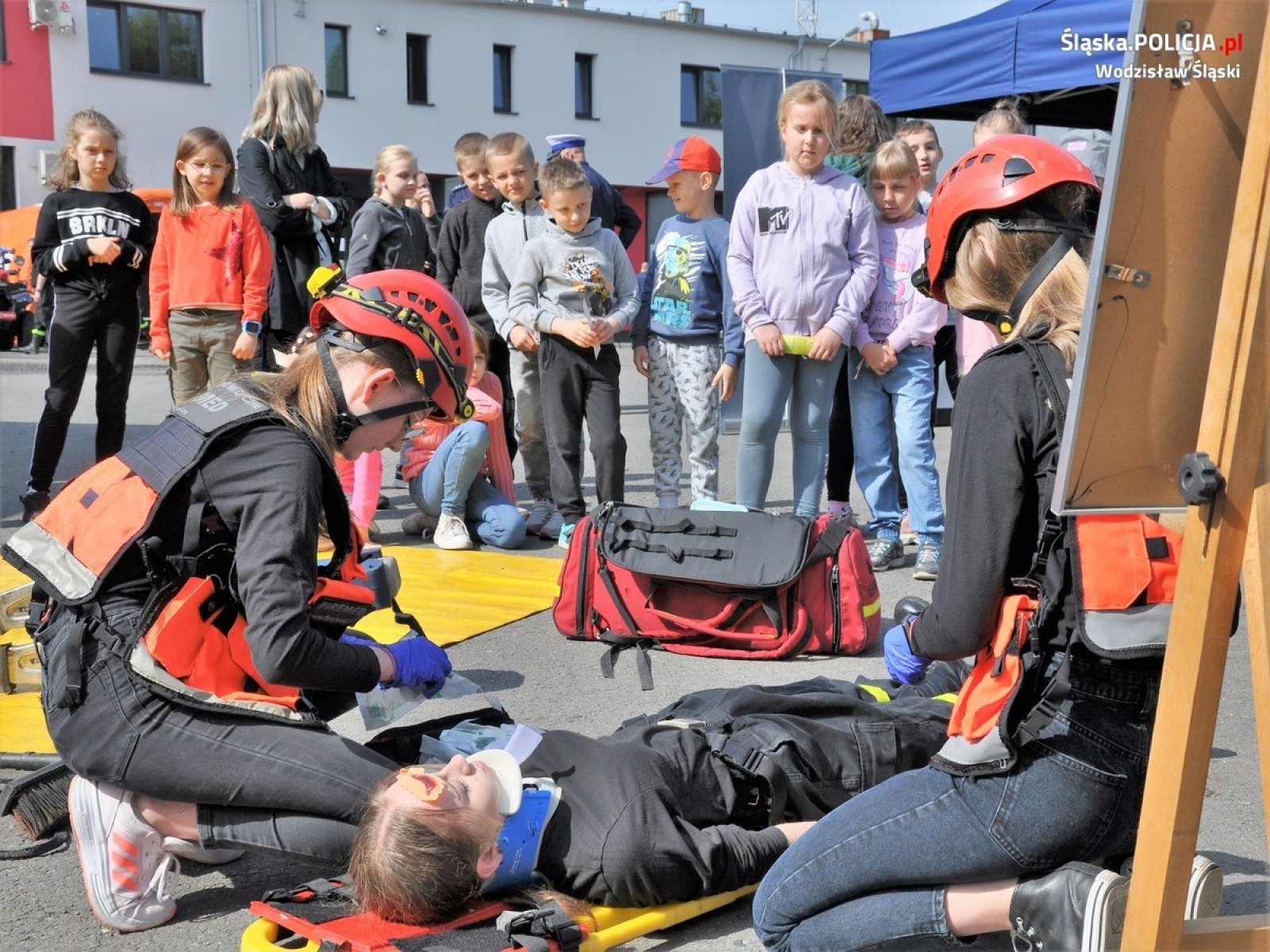 Zdjęcie w galerii na portalu naszwodzislaw.com: Dzień otwartej strażnicy w PSP Wodzisław Śląski [FOTO i WIDEO] wiadomości z regionu