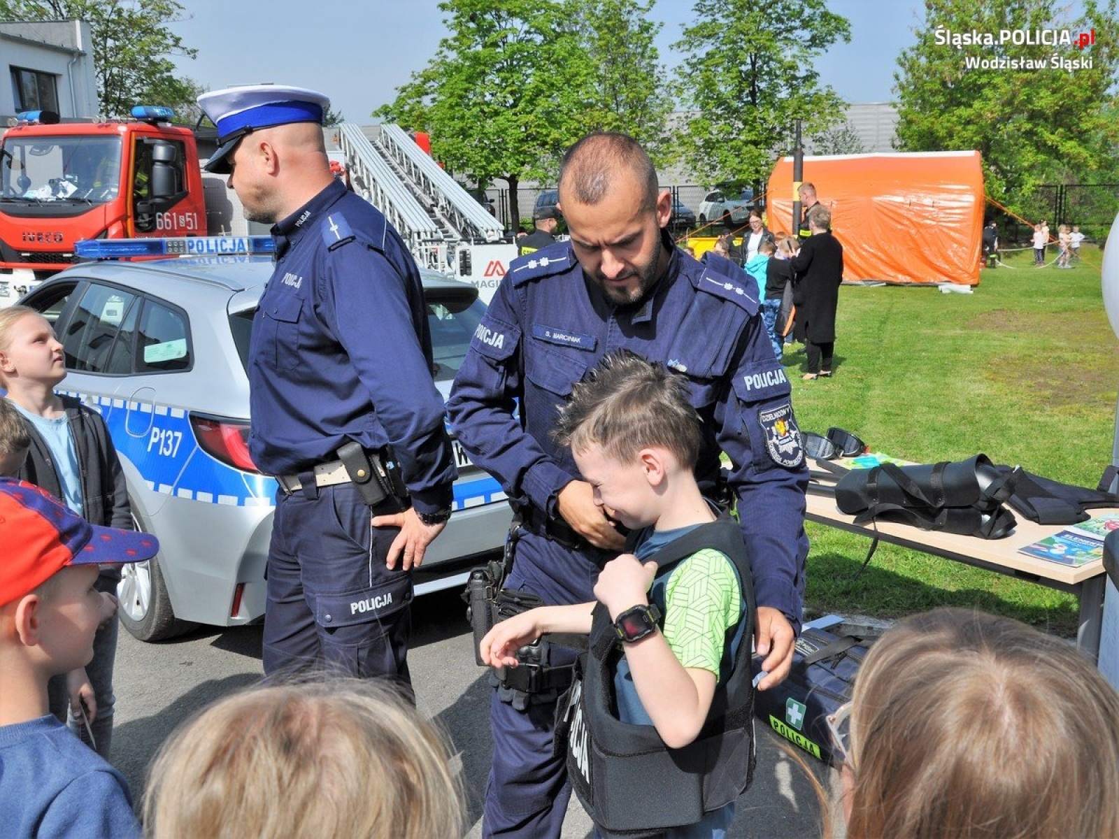 Zdjęcie w galerii na portalu naszwodzislaw.com: Dzień otwartej strażnicy w PSP Wodzisław Śląski [FOTO i WIDEO] wiadomości z regionu