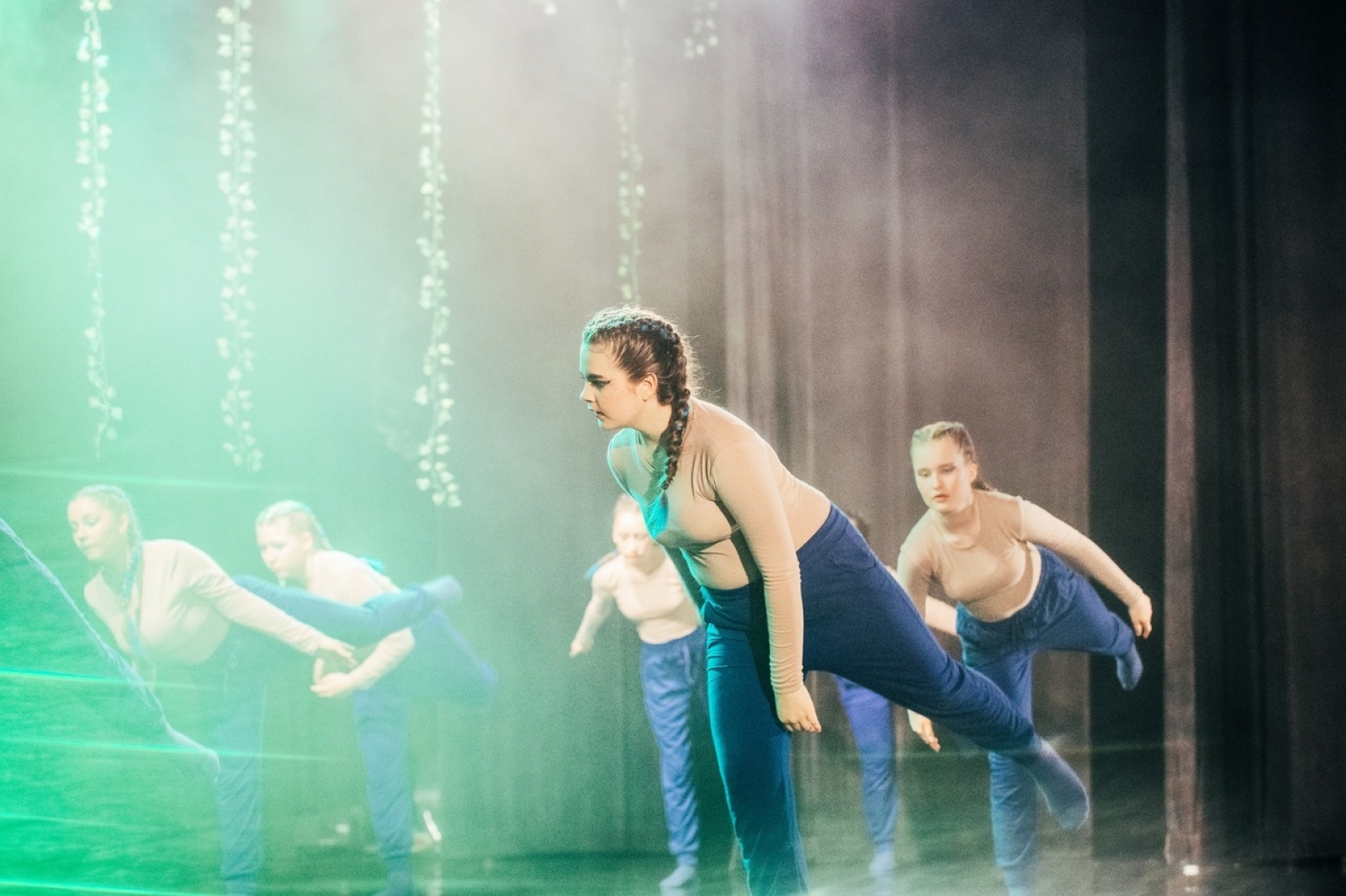 Zdjęcie w galerii na portalu naszwodzislaw.com: Premiera spektaklu poMOC Teatru Tańca Memento za nami [FOTO] wiadomości z regionu