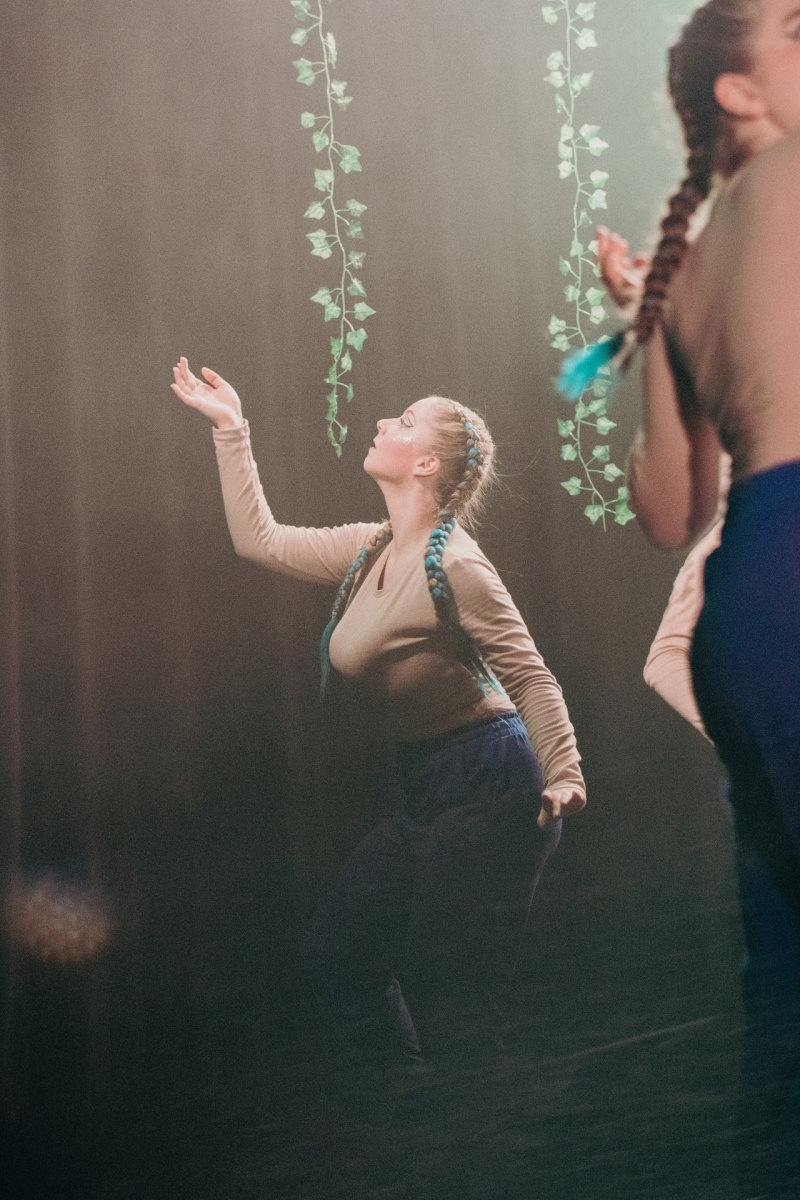 Zdjęcie w galerii na portalu naszwodzislaw.com: Premiera spektaklu poMOC Teatru Tańca Memento za nami [FOTO] wiadomości z regionu