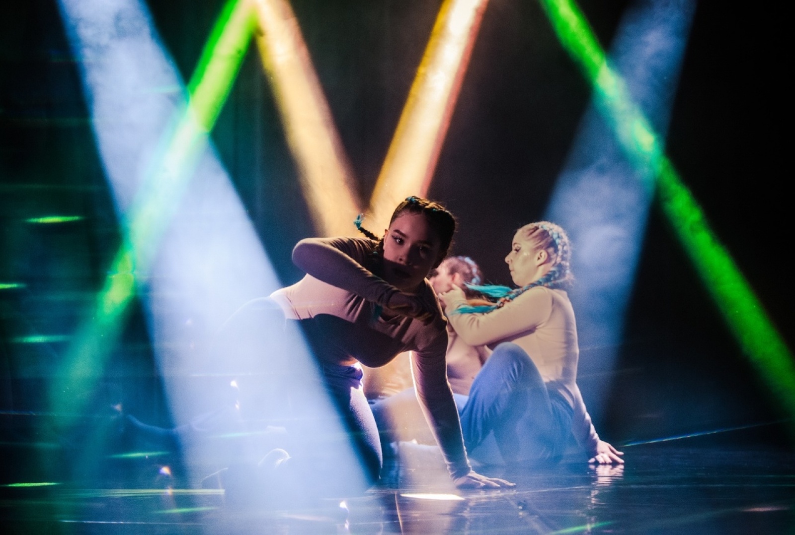 Zdjęcie w galerii na portalu naszwodzislaw.com: Premiera spektaklu poMOC Teatru Tańca Memento za nami [FOTO] wiadomości z regionu