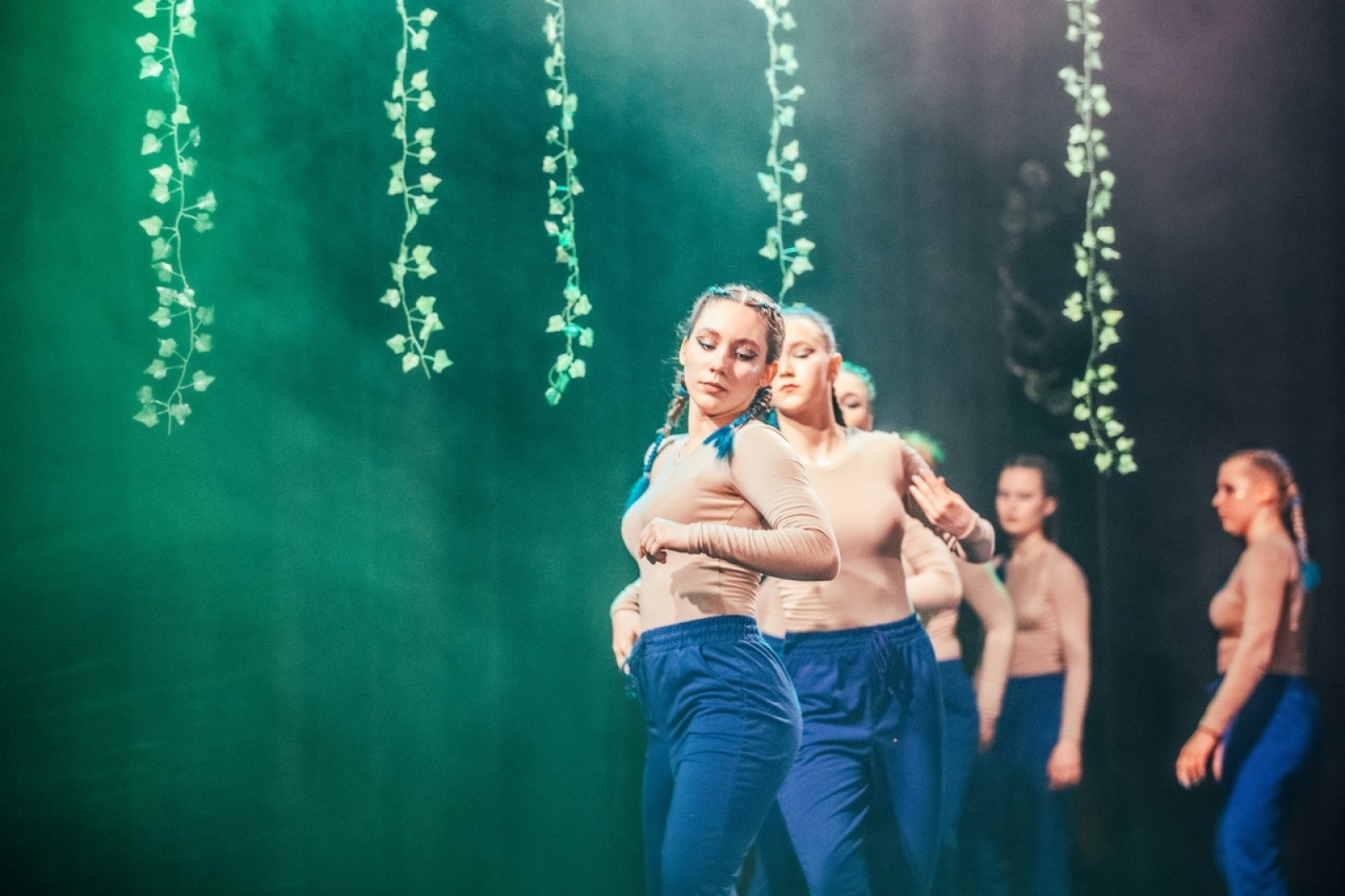 Zdjęcie w galerii na portalu naszwodzislaw.com: Premiera spektaklu poMOC Teatru Tańca Memento za nami [FOTO] wiadomości z regionu
