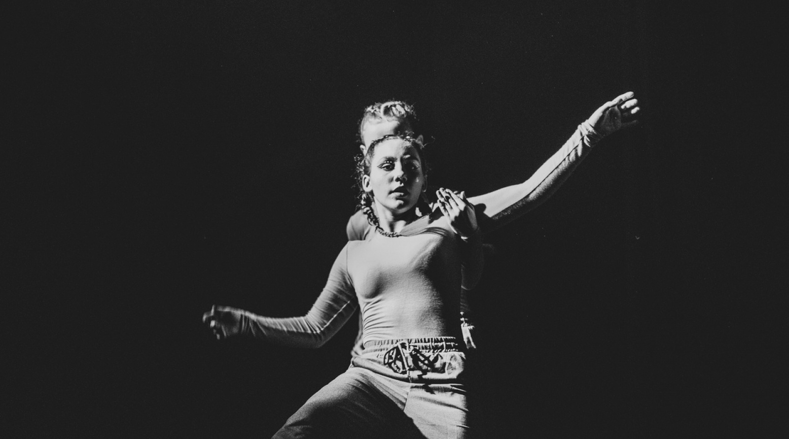 Zdjęcie w galerii na portalu naszwodzislaw.com: Premiera spektaklu poMOC Teatru Tańca Memento za nami [FOTO] wiadomości z regionu