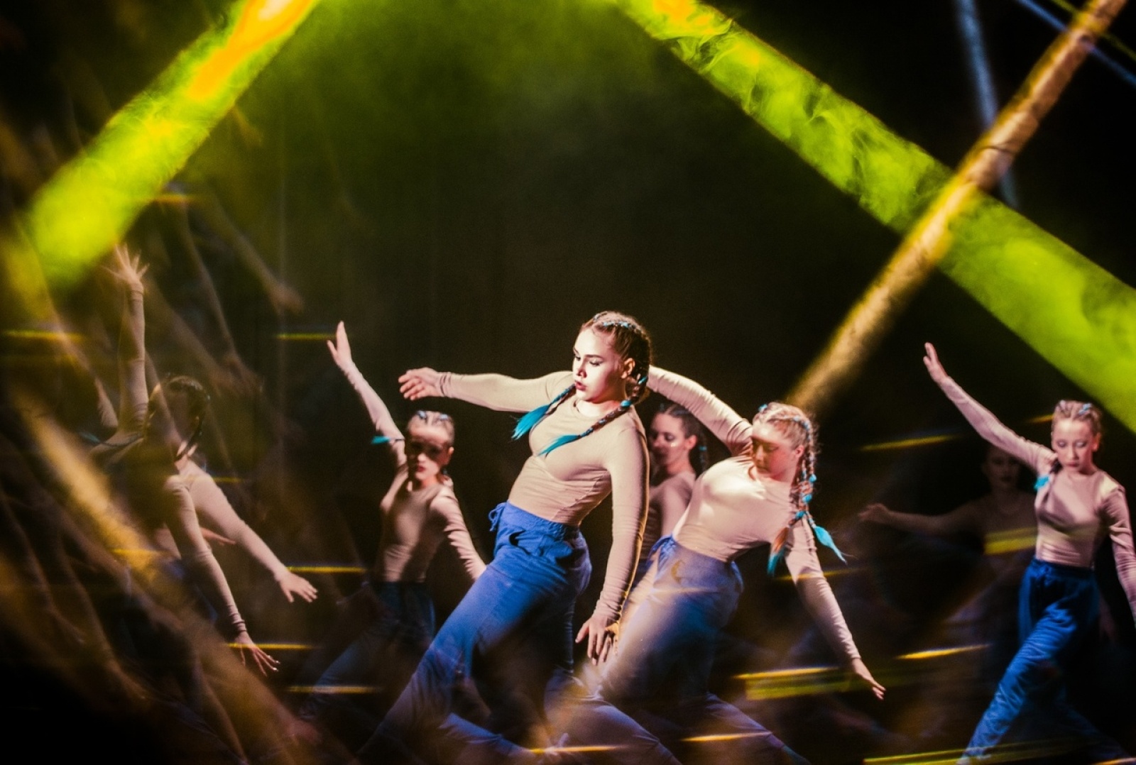 Zdjęcie w galerii na portalu naszwodzislaw.com: Premiera spektaklu poMOC Teatru Tańca Memento za nami [FOTO] wiadomości z regionu