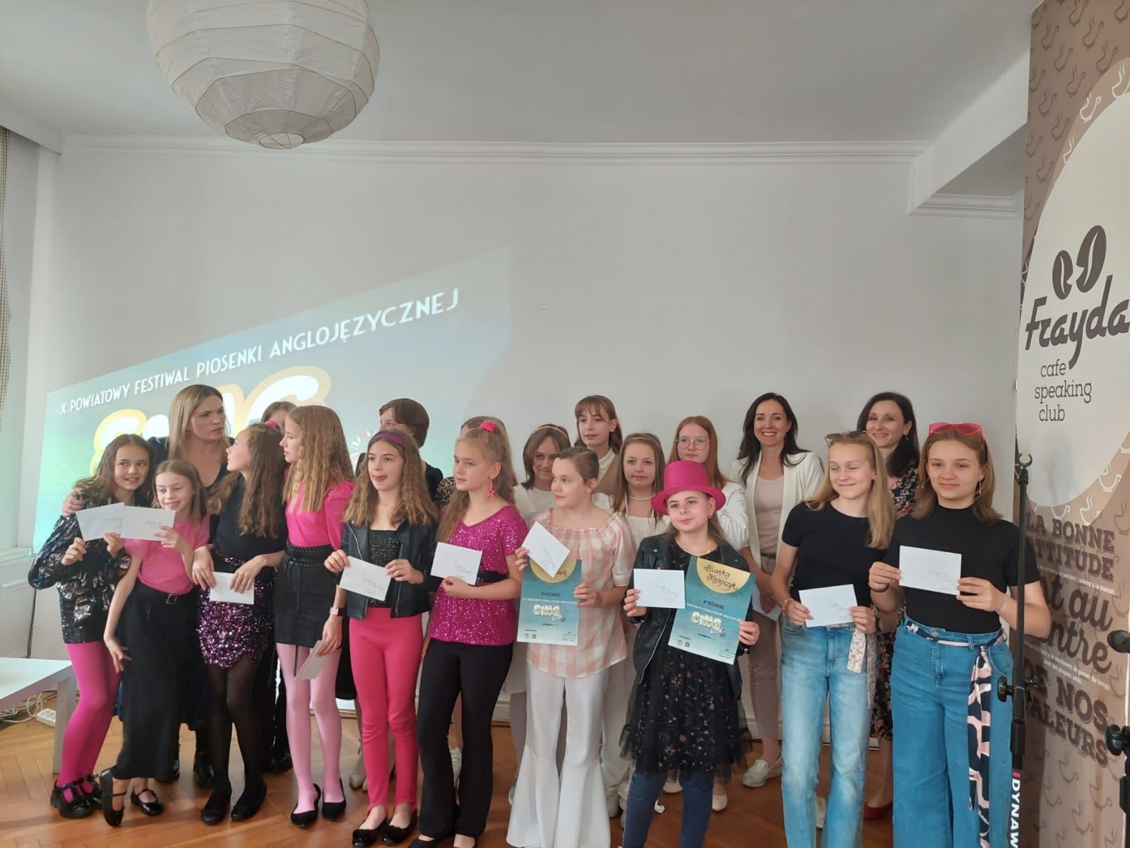 Zdjęcie w galerii na portalu naszwodzislaw.com: Powiatowy festiwal piosenki anglojęzycznej Sing Along po raz X wiadomości z regionu