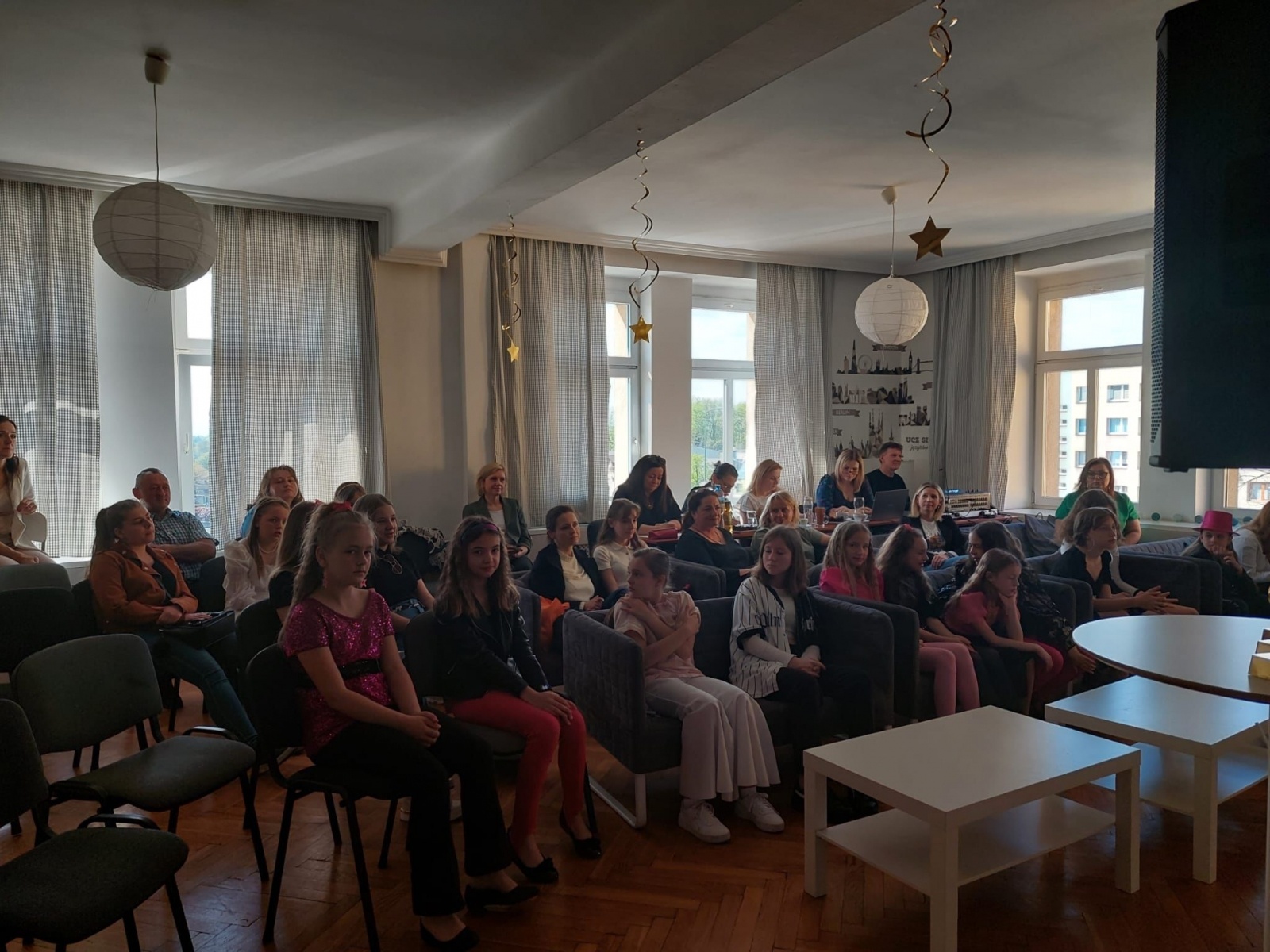 Zdjęcie w galerii na portalu naszwodzislaw.com: Powiatowy festiwal piosenki anglojęzycznej Sing Along po raz X wiadomości z regionu