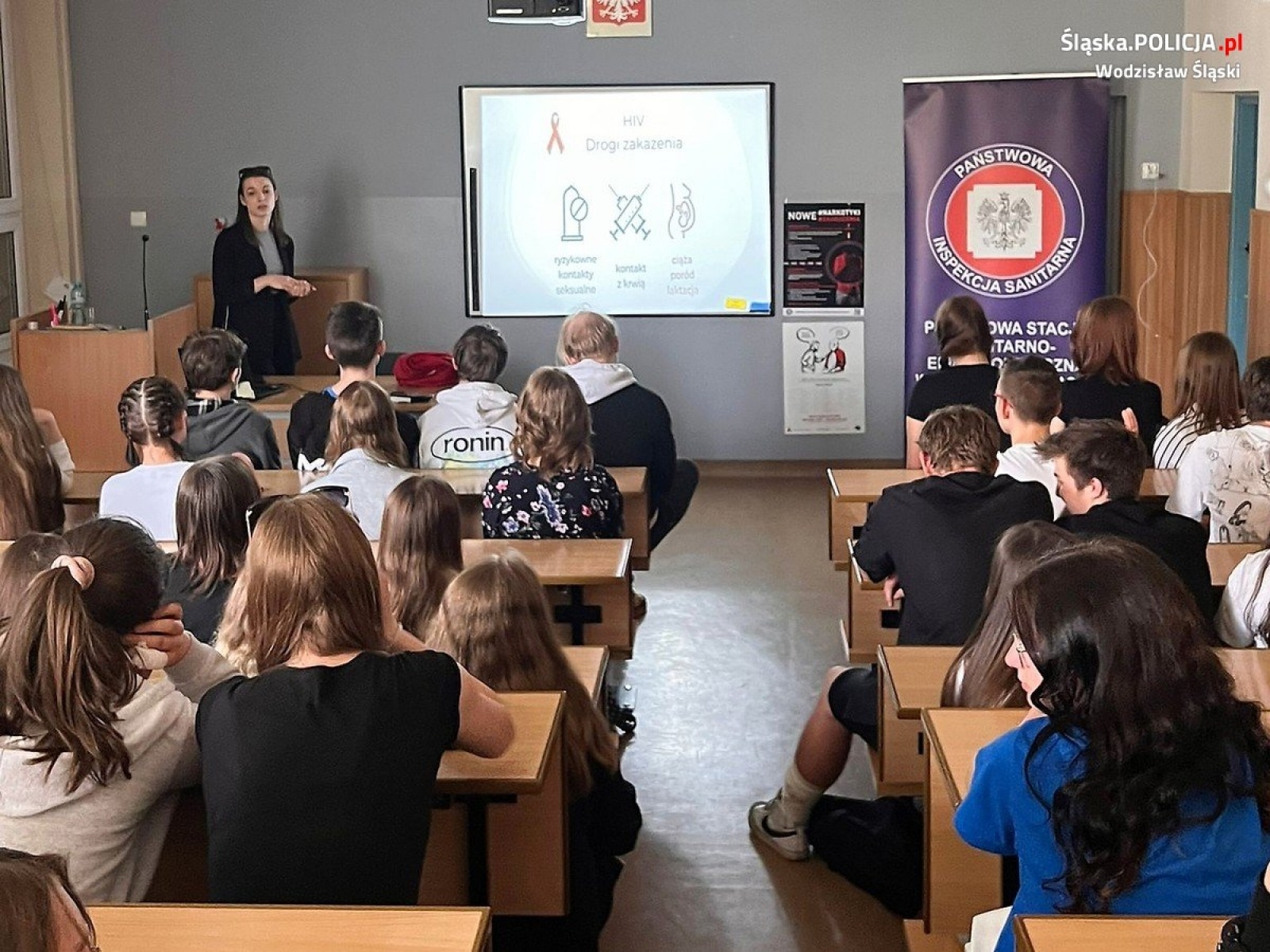 Zdjęcie w galerii na portalu naszwodzislaw.com: Narkotyki i dopalacze zabijają. Wspólna akcja wodzisławskiej policji i Sanepidu wiadomości z regionu