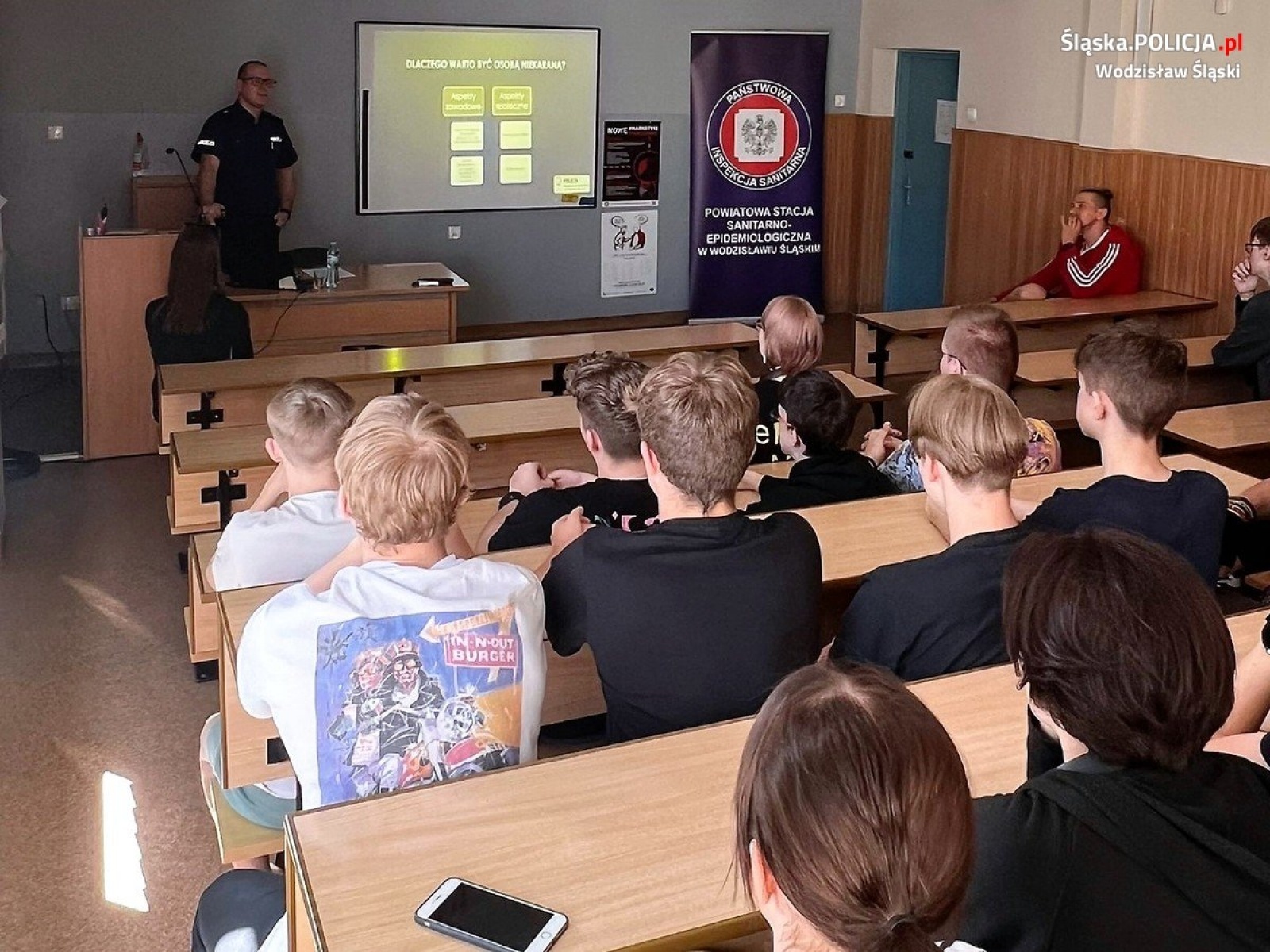 Zdjęcie w galerii na portalu naszwodzislaw.com: Narkotyki i dopalacze zabijają. Wspólna akcja wodzisławskiej policji i Sanepidu wiadomości z regionu