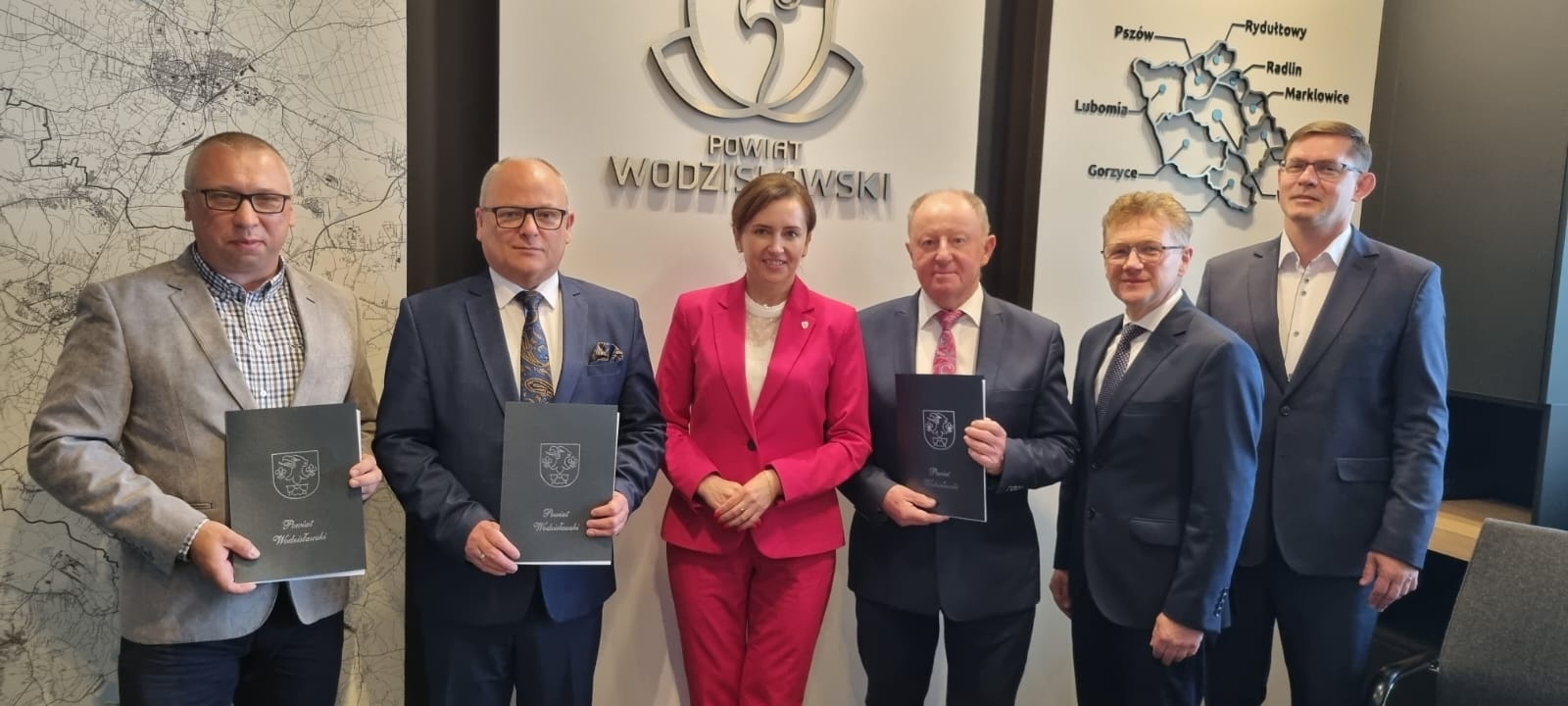 Zdjęcie w galerii na portalu naszwodzislaw.com: Droga powiatowa w Mszanie zostanie zmodernizowana przy wsparciu z Polskiego Ładu wiadomości z regionu