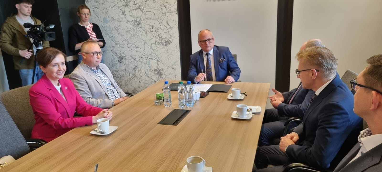 Zdjęcie w galerii na portalu naszwodzislaw.com: Droga powiatowa w Mszanie zostanie zmodernizowana przy wsparciu z Polskiego Ładu wiadomości z regionu