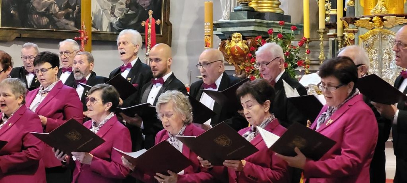 Zdjęcie w galerii na portalu naszwodzislaw.com: Chór Jadwiga zaśpiewał w pszowskiej bazylice wiadomości z regionu