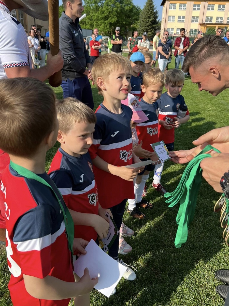 Zdjęcie w galerii na portalu naszwodzislaw.com: Kinder Cup Gorzyce. Sportowa rywalizacja rocznika 2016 za nami [FOTO] wiadomości z regionu