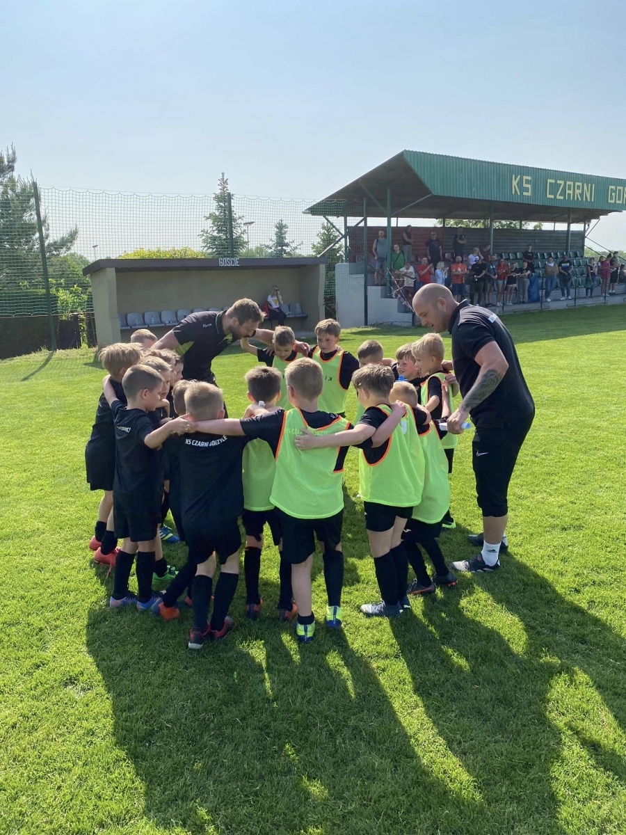 Zdjęcie w galerii na portalu naszwodzislaw.com: Kinder Cup Gorzyce. Sportowa rywalizacja rocznika 2016 za nami [FOTO] wiadomości z regionu