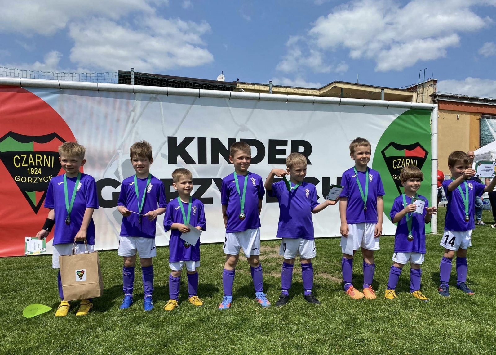 Zdjęcie w galerii na portalu naszwodzislaw.com: Kinder Cup Gorzyce. Sportowa rywalizacja rocznika 2016 za nami [FOTO] wiadomości z regionu