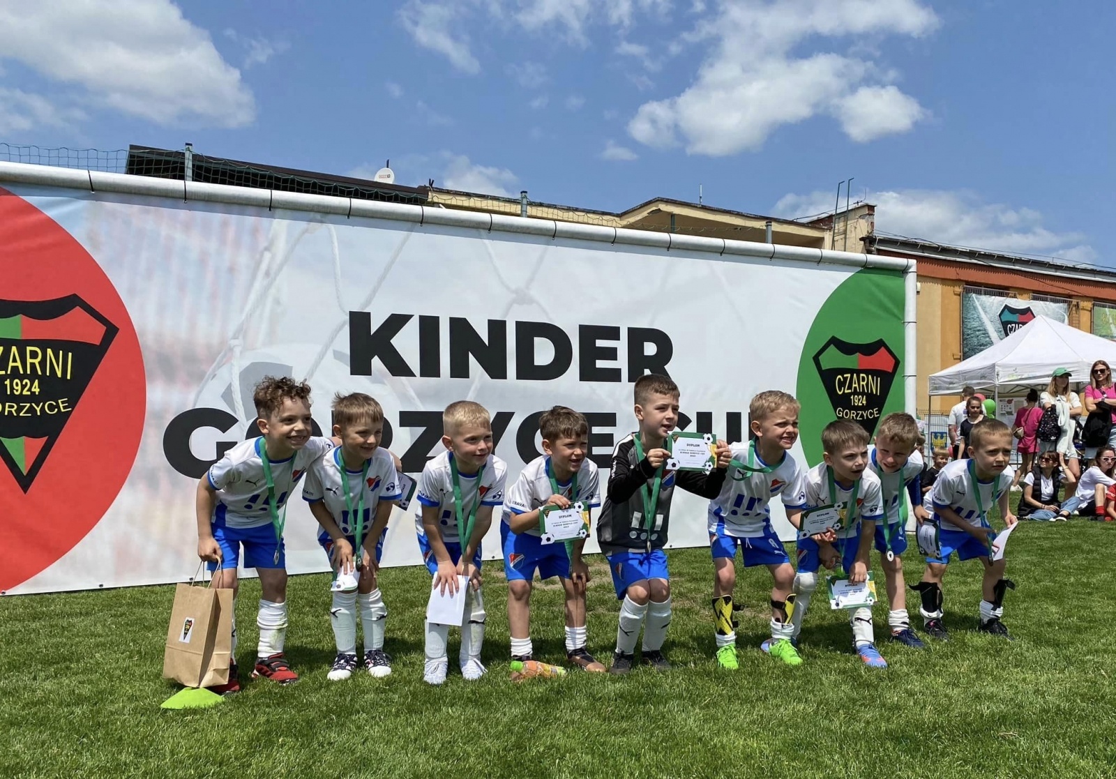 Zdjęcie w galerii na portalu naszwodzislaw.com: Kinder Cup Gorzyce. Sportowa rywalizacja rocznika 2016 za nami [FOTO] wiadomości z regionu