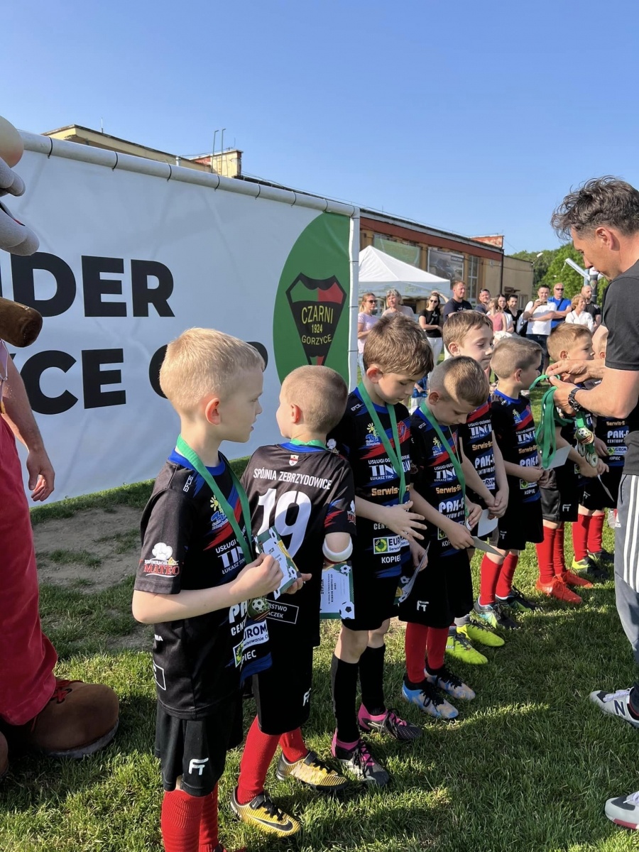 Zdjęcie w galerii na portalu naszwodzislaw.com: Kinder Cup Gorzyce. Sportowa rywalizacja rocznika 2016 za nami [FOTO] wiadomości z regionu