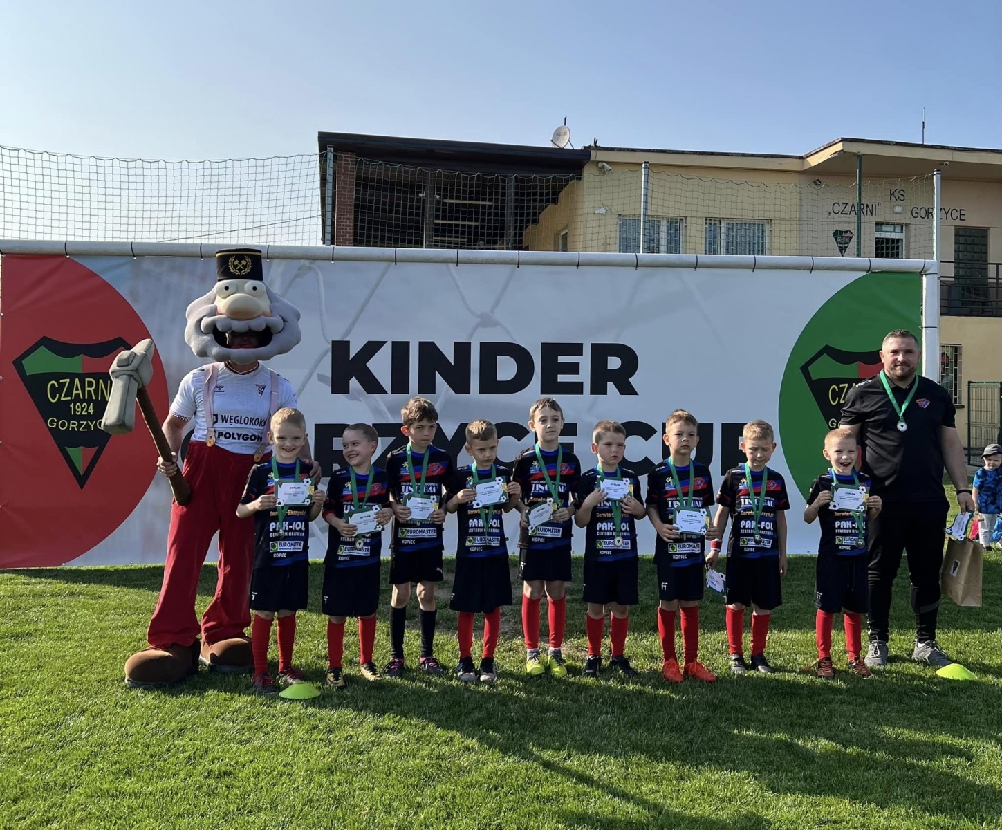 Zdjęcie w galerii na portalu naszwodzislaw.com: Kinder Cup Gorzyce. Sportowa rywalizacja rocznika 2016 za nami [FOTO] wiadomości z regionu