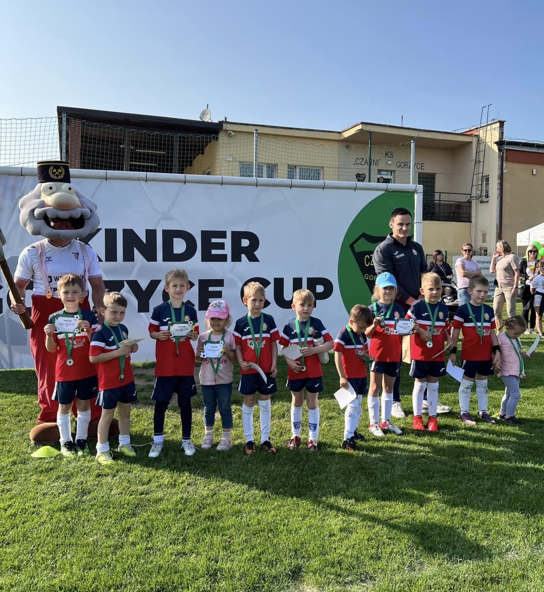 Zdjęcie w galerii na portalu naszwodzislaw.com: Kinder Cup Gorzyce. Sportowa rywalizacja rocznika 2016 za nami [FOTO] wiadomości z regionu