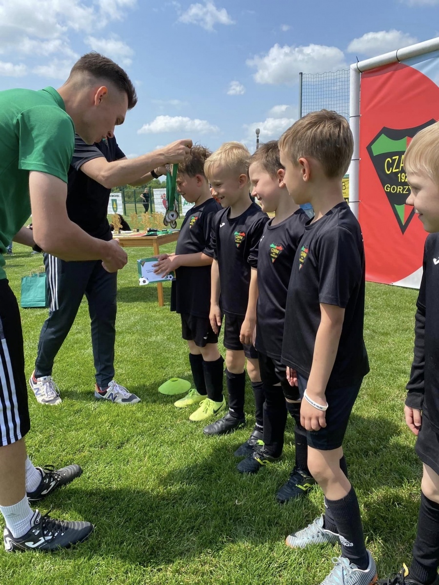 Zdjęcie w galerii na portalu naszwodzislaw.com: Kinder Cup Gorzyce. Sportowa rywalizacja rocznika 2016 za nami [FOTO] wiadomości z regionu