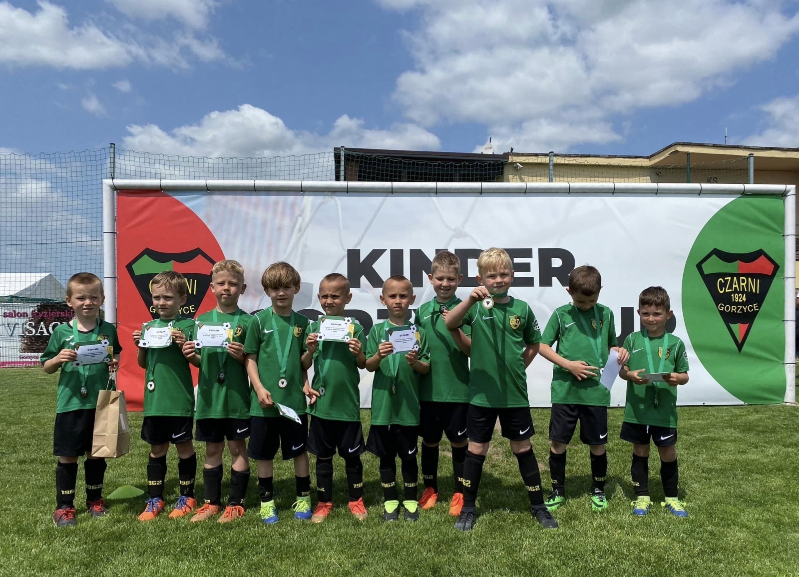 Zdjęcie w galerii na portalu naszwodzislaw.com: Kinder Cup Gorzyce. Sportowa rywalizacja rocznika 2016 za nami [FOTO] wiadomości z regionu