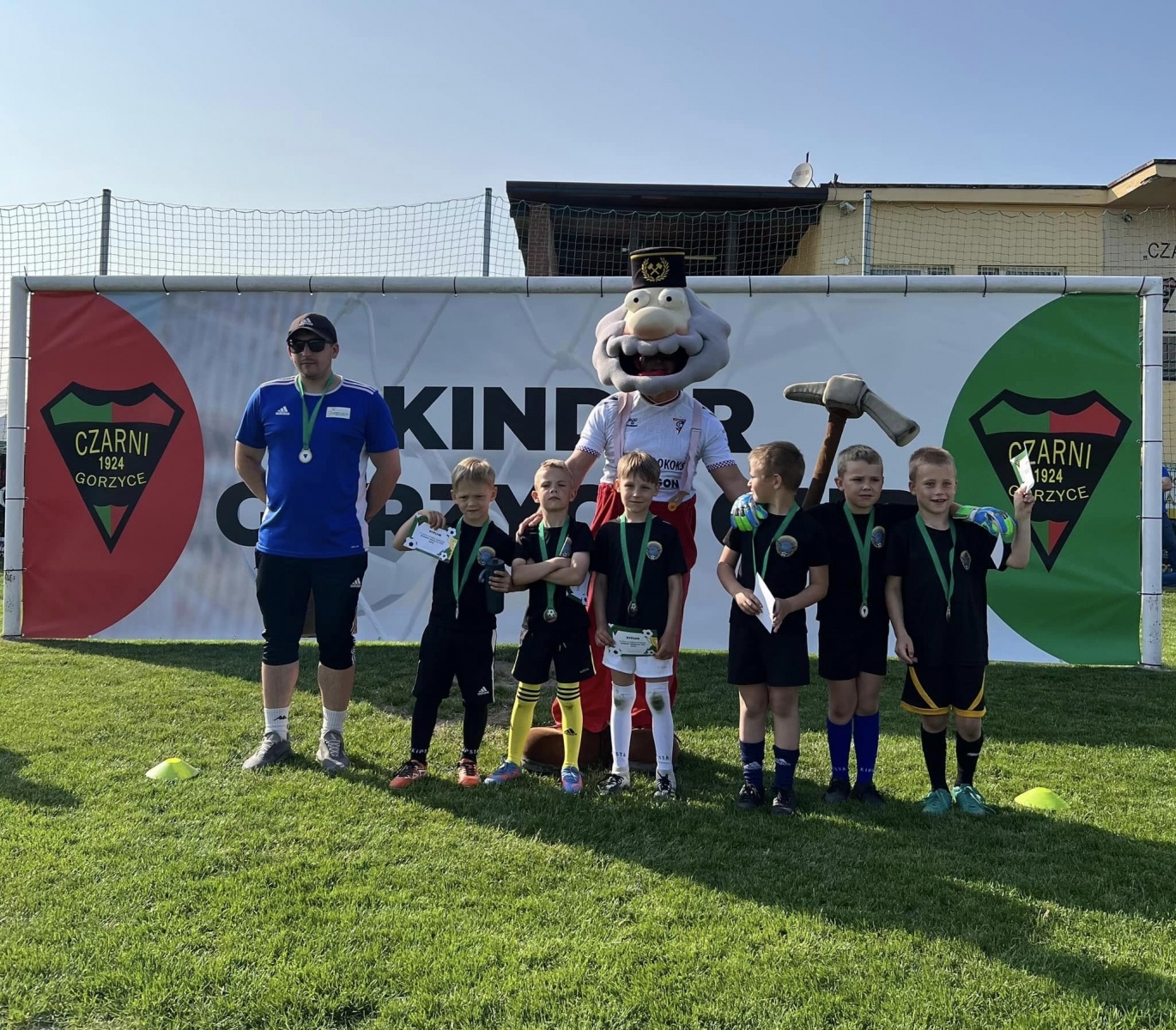 Zdjęcie w galerii na portalu naszwodzislaw.com: Kinder Cup Gorzyce. Sportowa rywalizacja rocznika 2016 za nami [FOTO] wiadomości z regionu