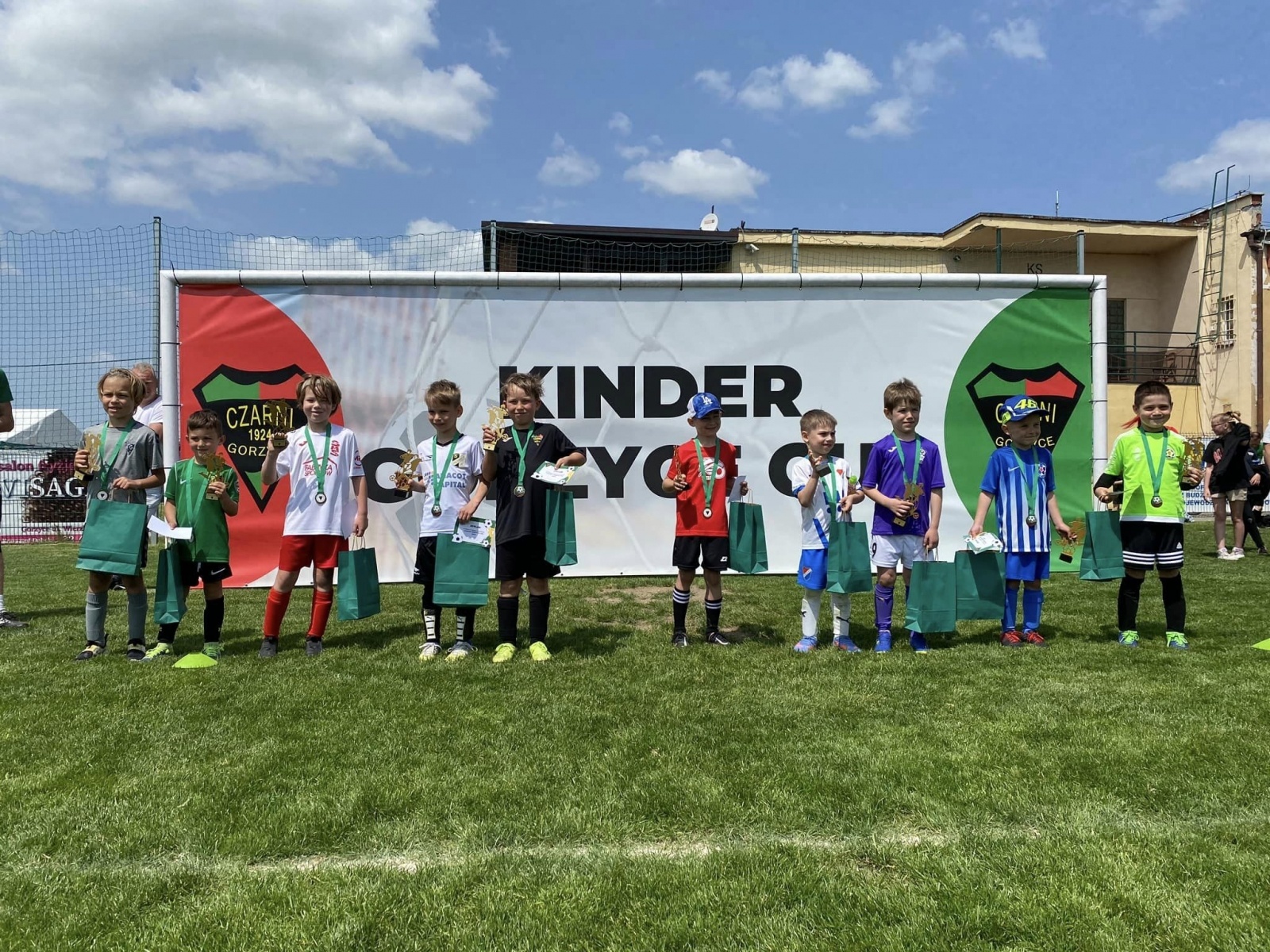 Zdjęcie w galerii na portalu naszwodzislaw.com: Kinder Cup Gorzyce. Sportowa rywalizacja rocznika 2016 za nami [FOTO] wiadomości z regionu