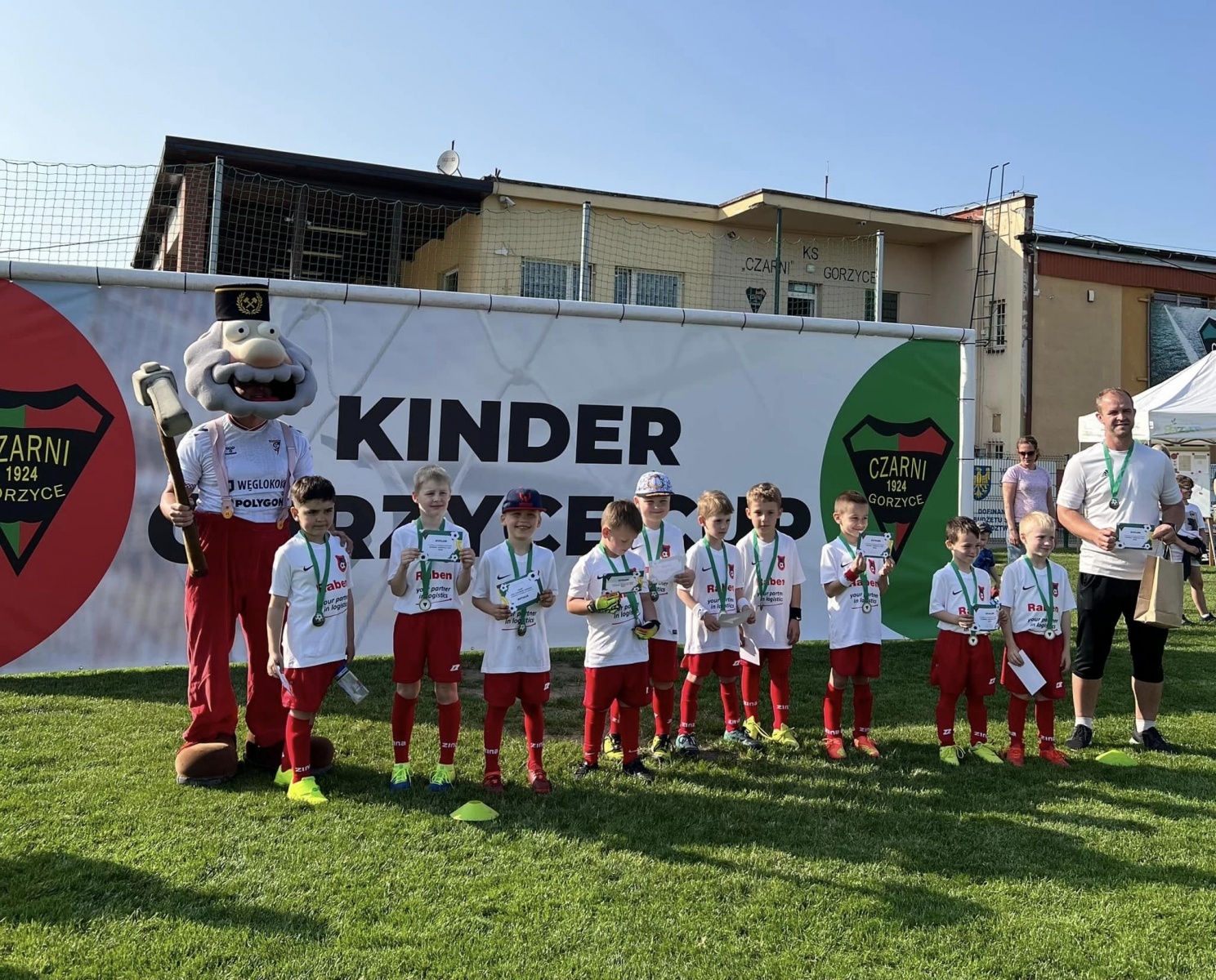 Zdjęcie w galerii na portalu naszwodzislaw.com: Kinder Cup Gorzyce. Sportowa rywalizacja rocznika 2016 za nami [FOTO] wiadomości z regionu