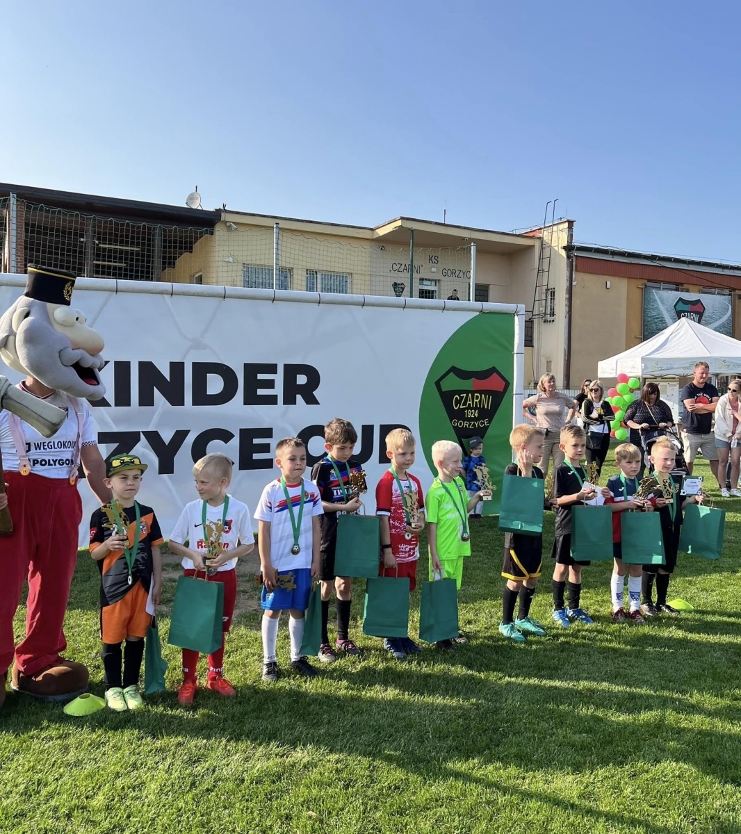 Zdjęcie w galerii na portalu naszwodzislaw.com: Kinder Cup Gorzyce. Sportowa rywalizacja rocznika 2016 za nami [FOTO] wiadomości z regionu