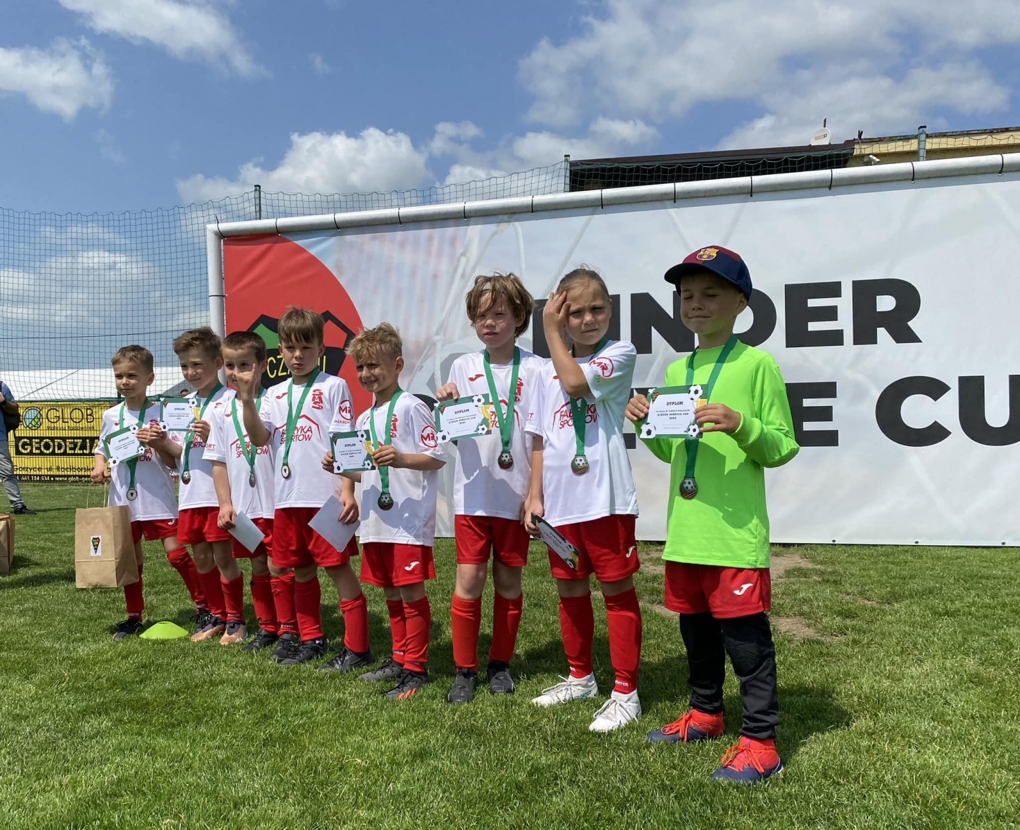 Zdjęcie w galerii na portalu naszwodzislaw.com: Kinder Cup Gorzyce. Sportowa rywalizacja rocznika 2016 za nami [FOTO] wiadomości z regionu